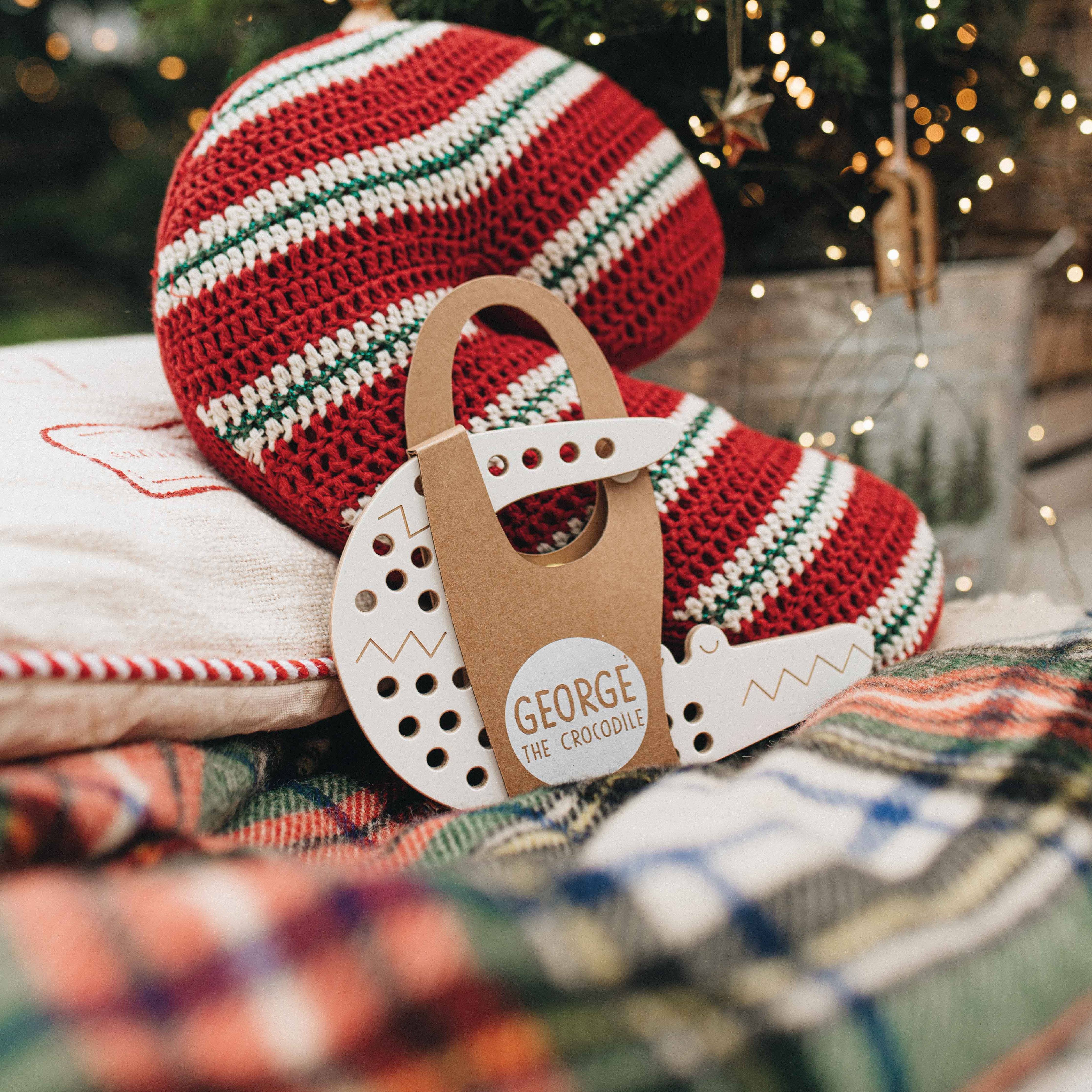 Fädelspiel aus Holz – 'Leon das Krokodil', Montessori-Spielzeug