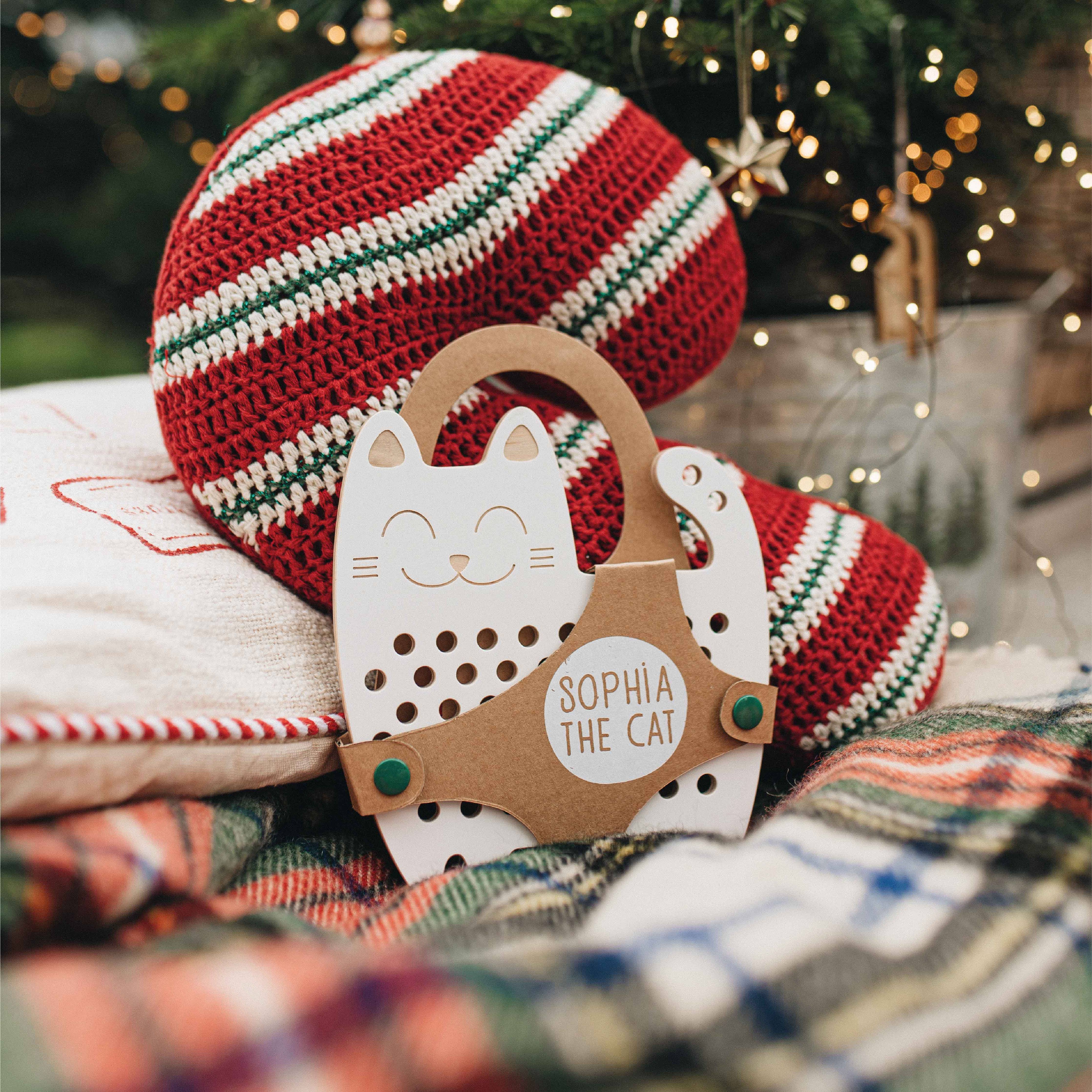 Fädelspiel aus Holz – "Klara die Katze“