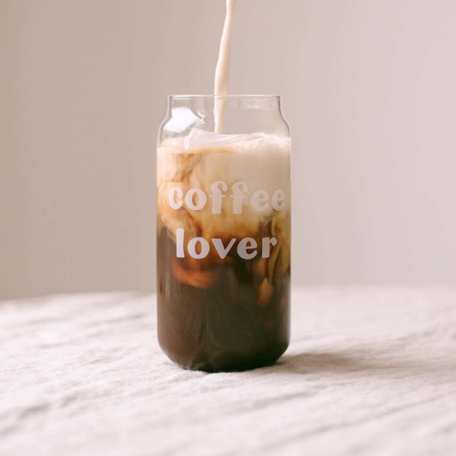 Hohes Trinkglas Coffee Lover – Glas mit Statement-Print