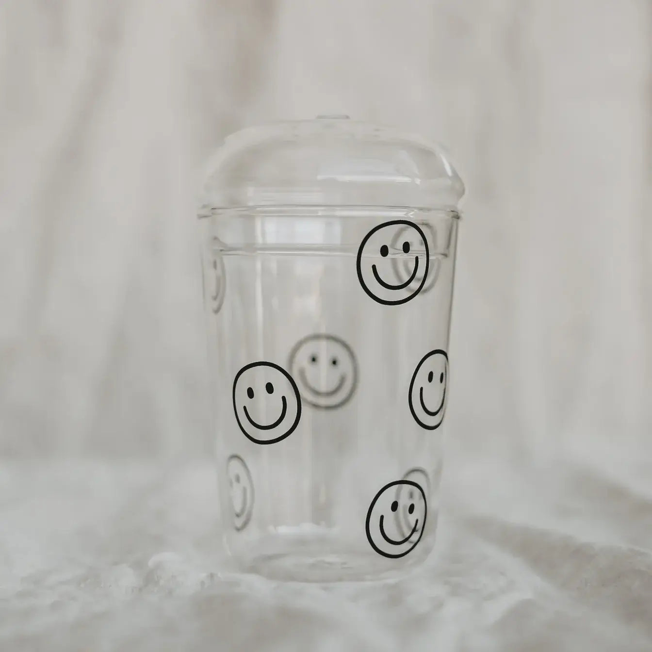 Glasdeckel für Trinkglas – gewölbt mit Strohhalmöffnung