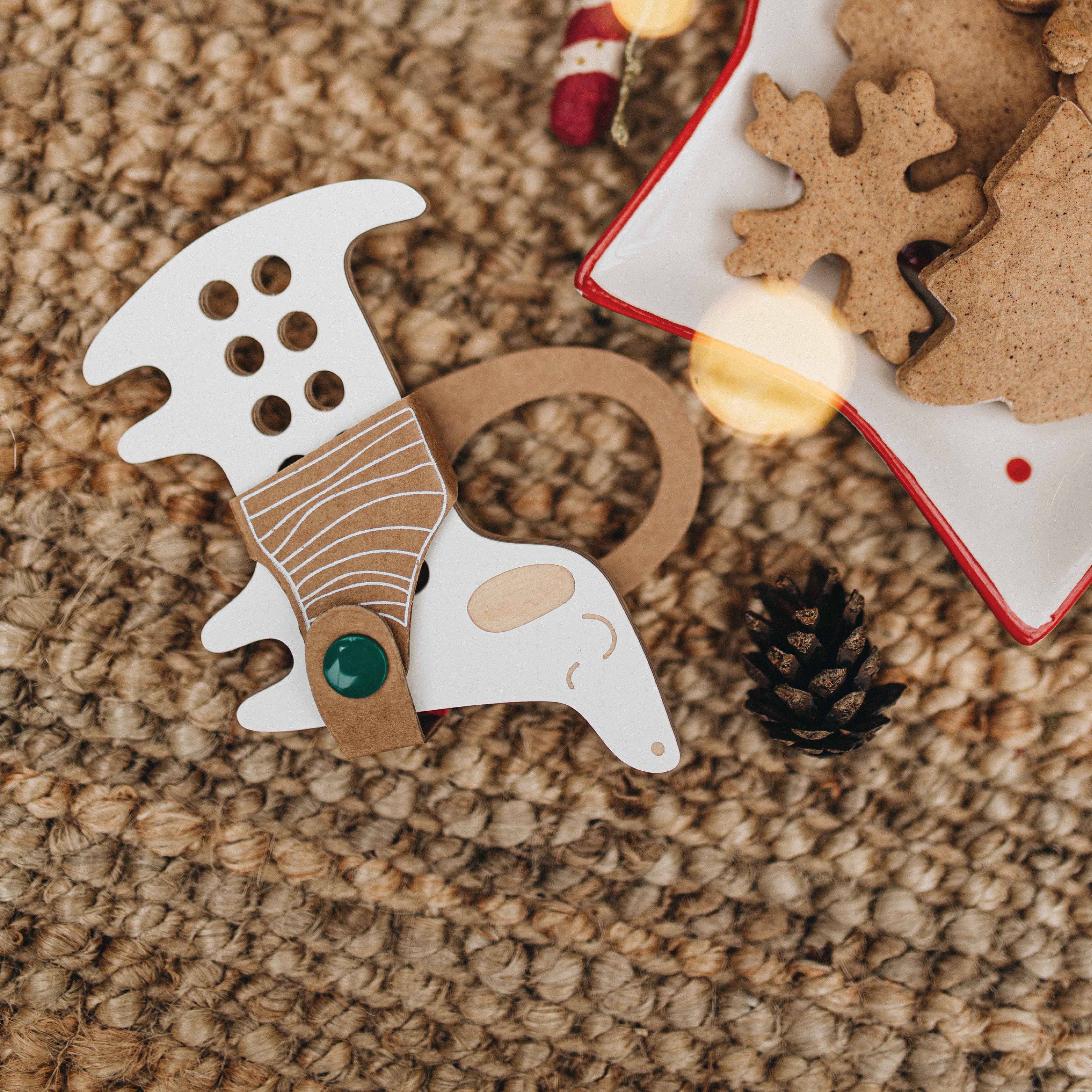 Fädelspiel aus Holz – Lotte der Dackel, Montessori-Spielzeug