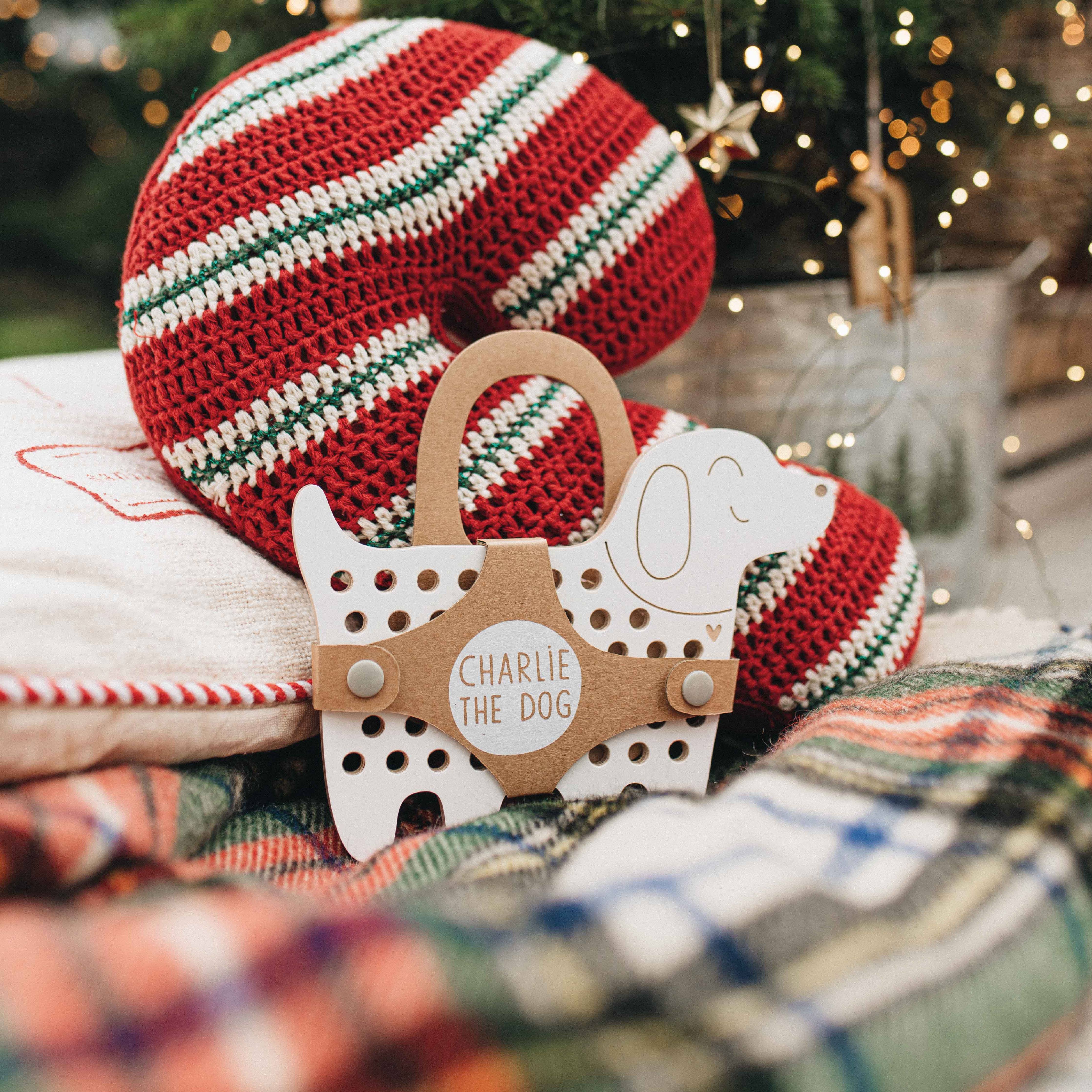 Fädelspiel „Niko der Hund“ aus Holz – Feinmotorik mit Spaß lernen