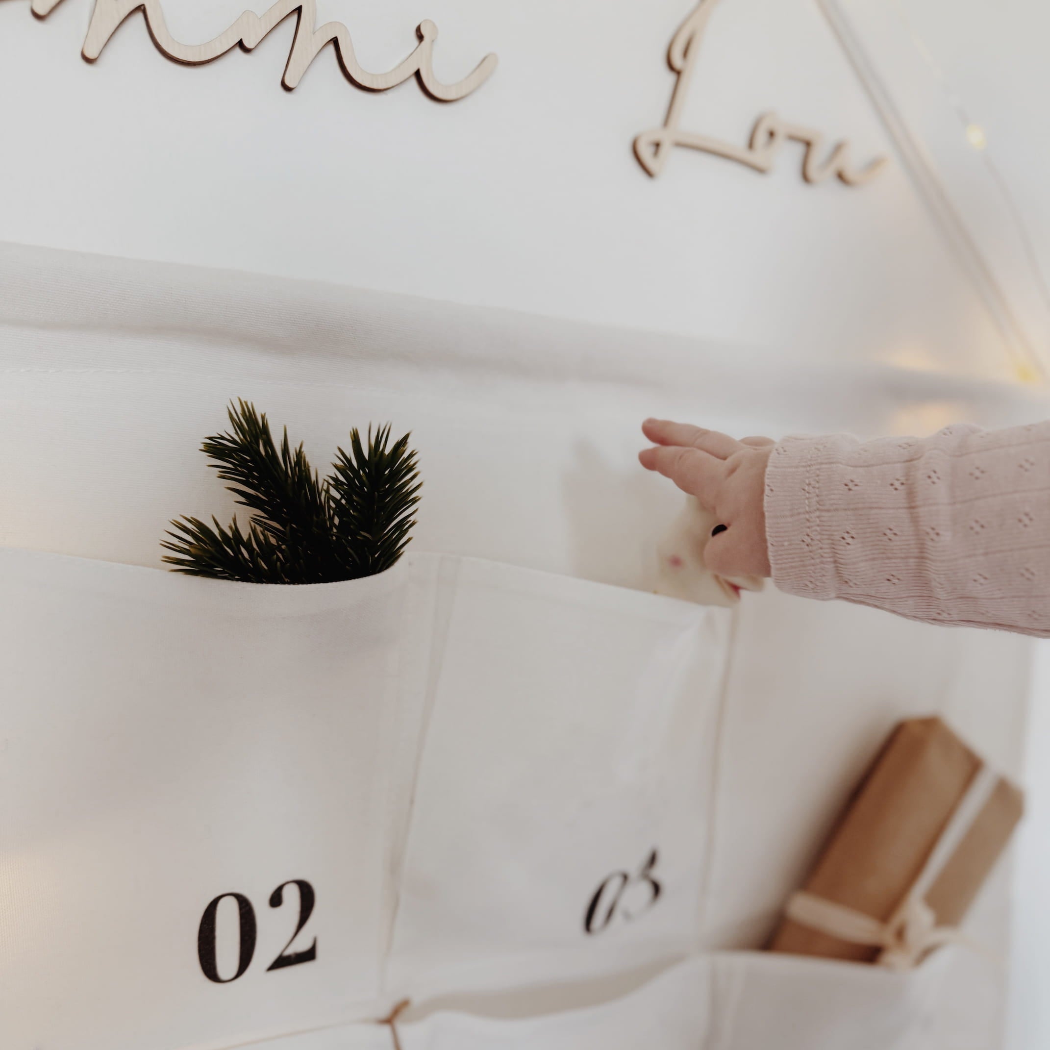 Adventskalender Taschen, bedruckt & Holzschriftzug – modern & stilvoll