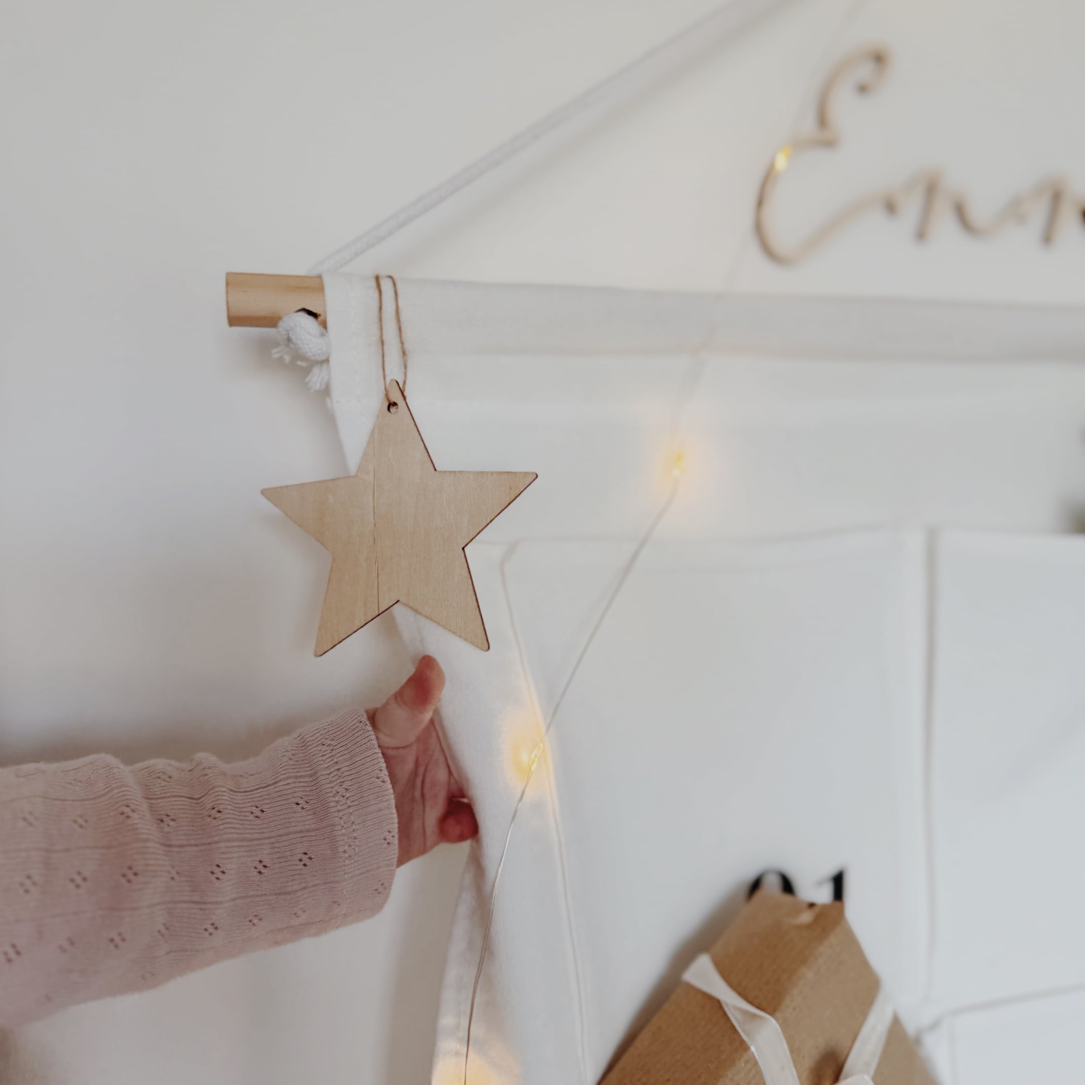 Adventskalender Taschen, bedruckt & Holzschriftzug – modern & stilvoll