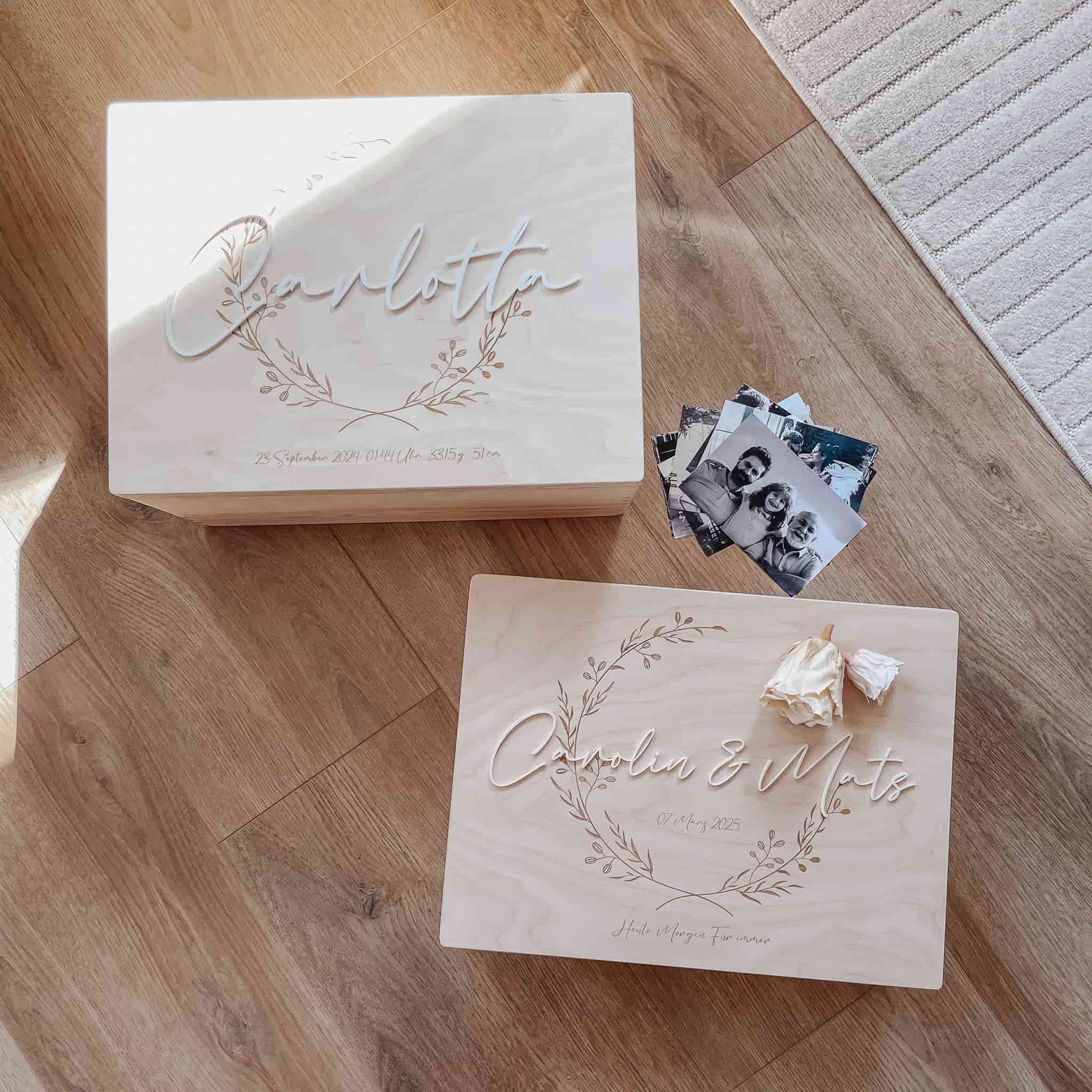 Personalisierte Erinnerungskiste I Classic Kranz I Holz I Mit 3D-Acrylschriftzug