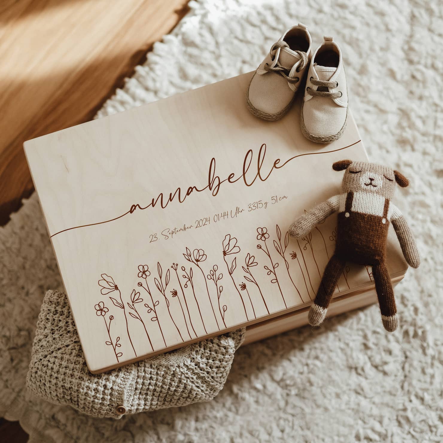 Erinnerungskiste Holz personalisiert - Wildblumenwiese