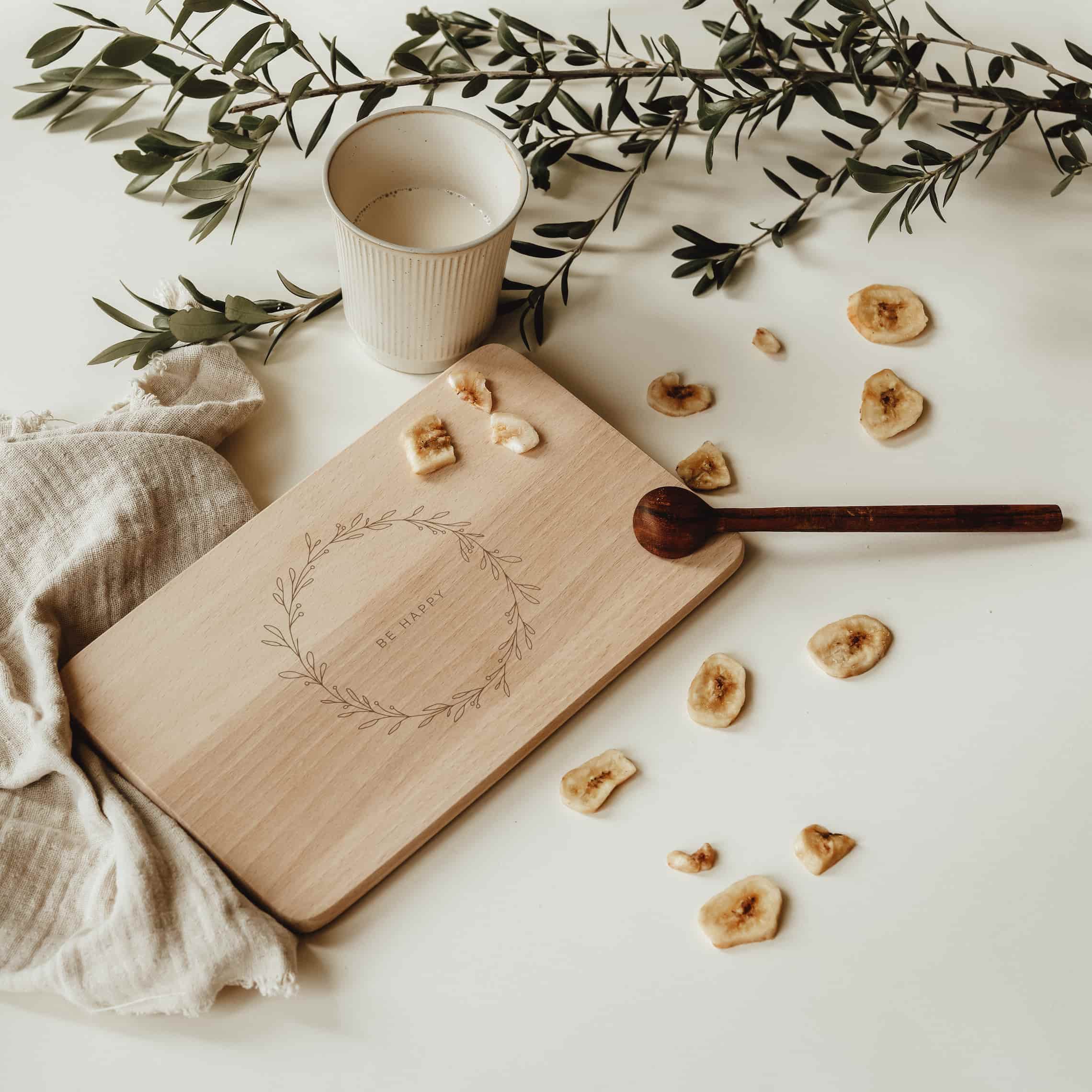 Personalisiertes Schneidebrett - Blätterkranz