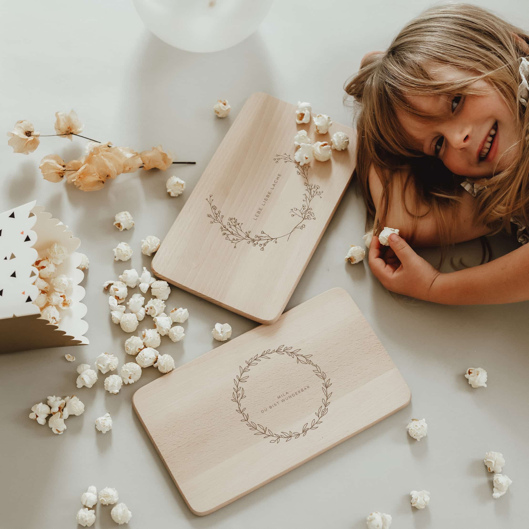 Personalisiertes Schneidebrett - Blätterkranz