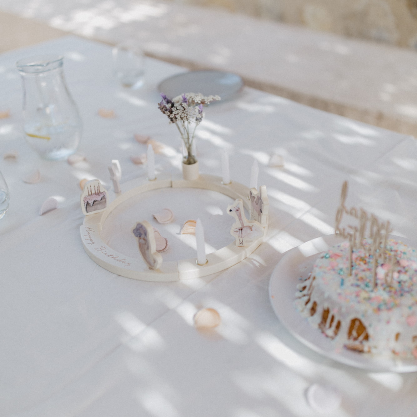 Geburtstagskranz Holz – inkl. Kerzen & Gravur | Optionales Set Rosa oder Blau