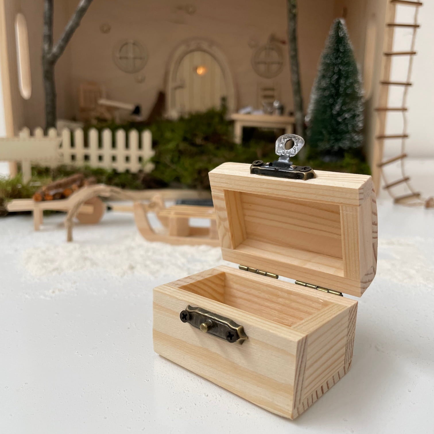 Mini Holzkiste – magische Wichtel-Erinnerungskiste oder Zauberkiste für Kinder