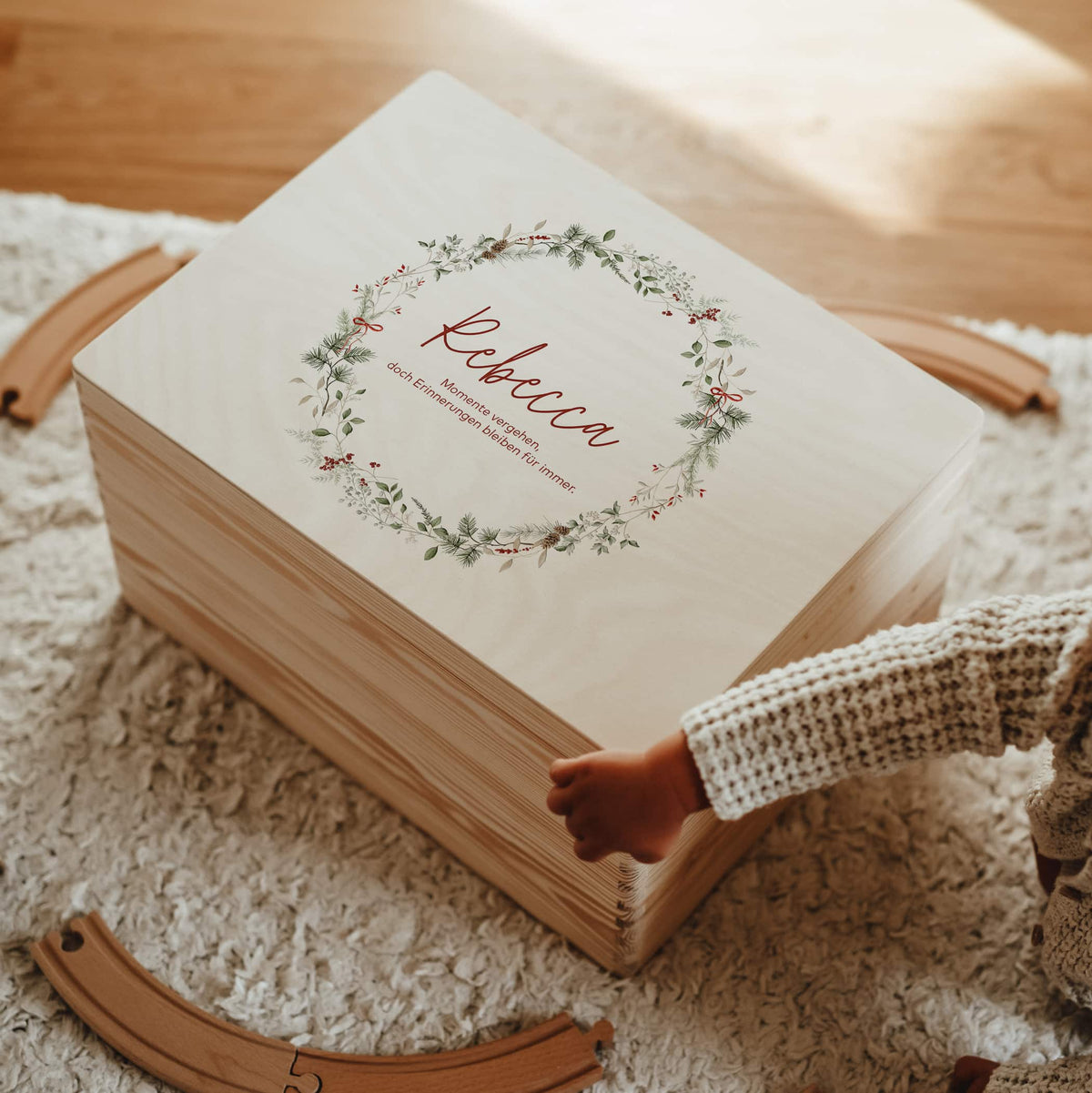 Erinnerungskiste Holz personalisiert - Weihnachtskränze