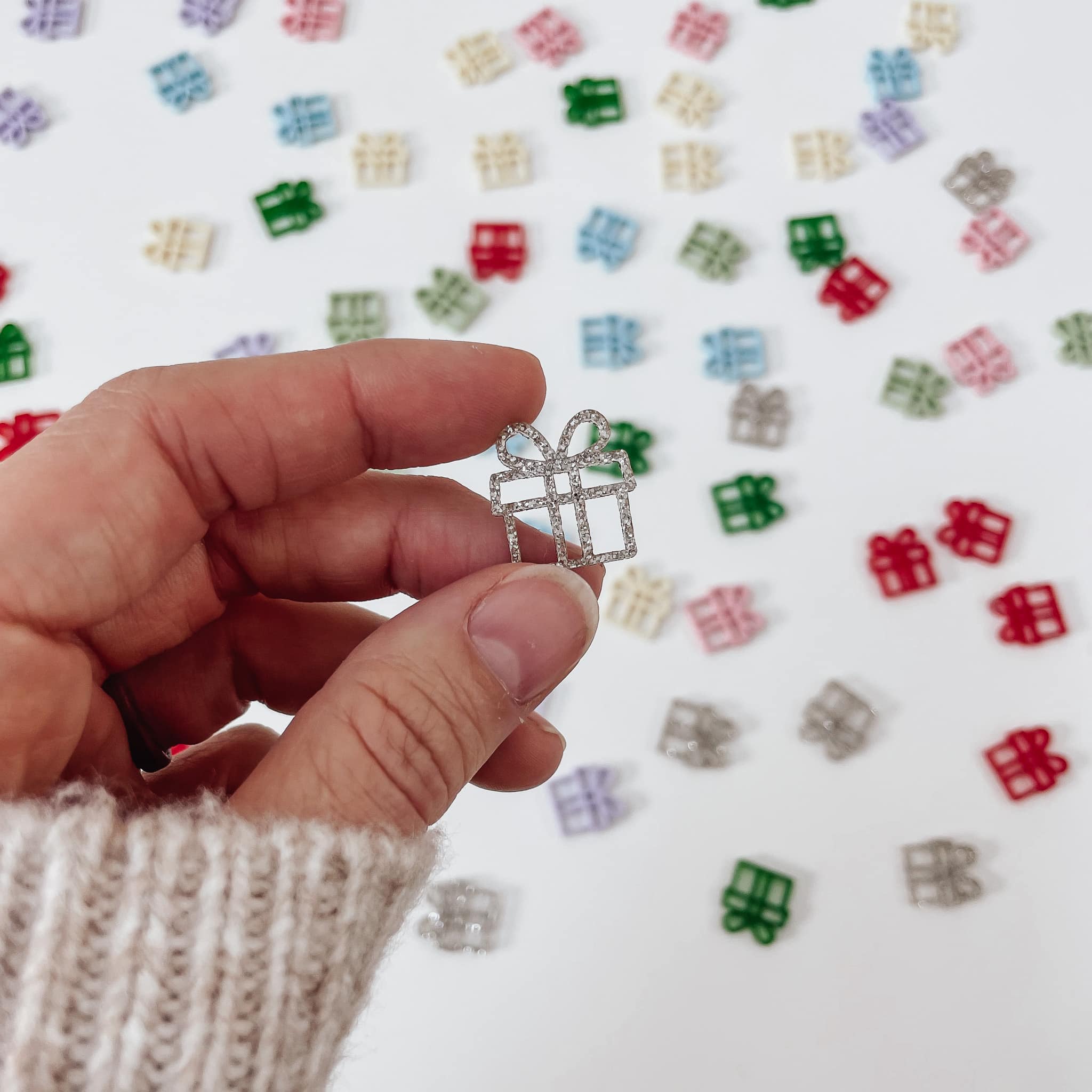 Konfetti Geschenke – Individuelles Acryl für deine Tischdekoration