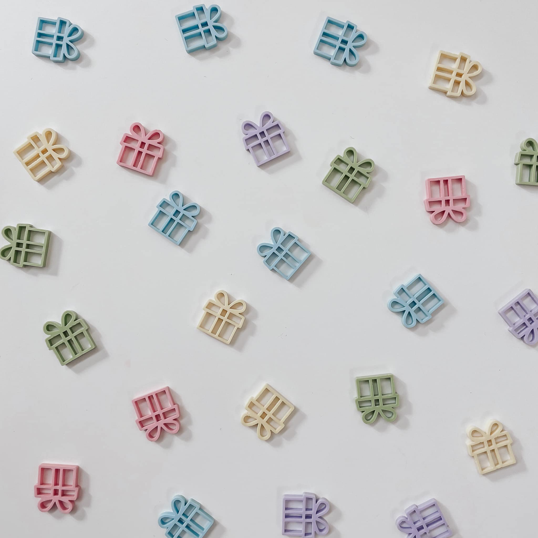 Konfetti Geschenke – Individuelles Acryl für deine Tischdekoration