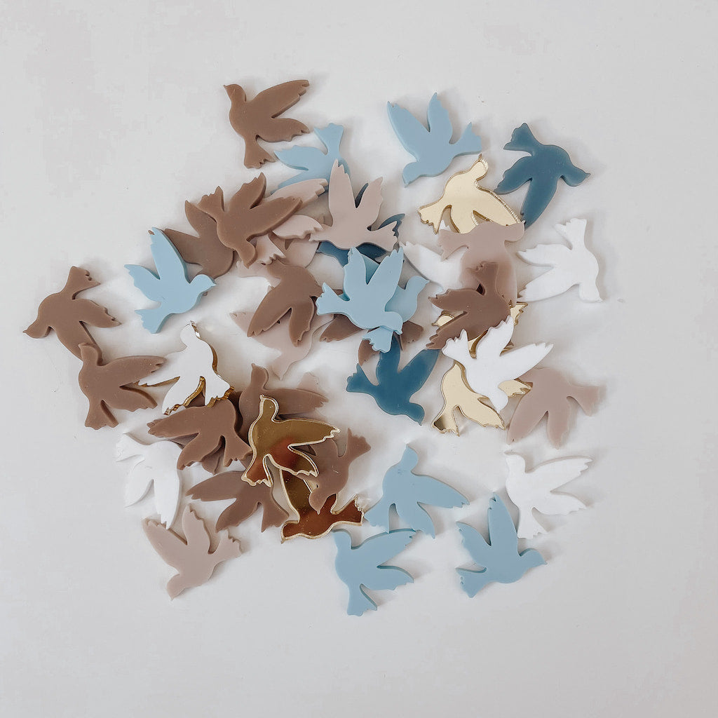 Konfetti Taube Acryl – Wiederverwendbare Tischdeko für Taufe & Kommunion