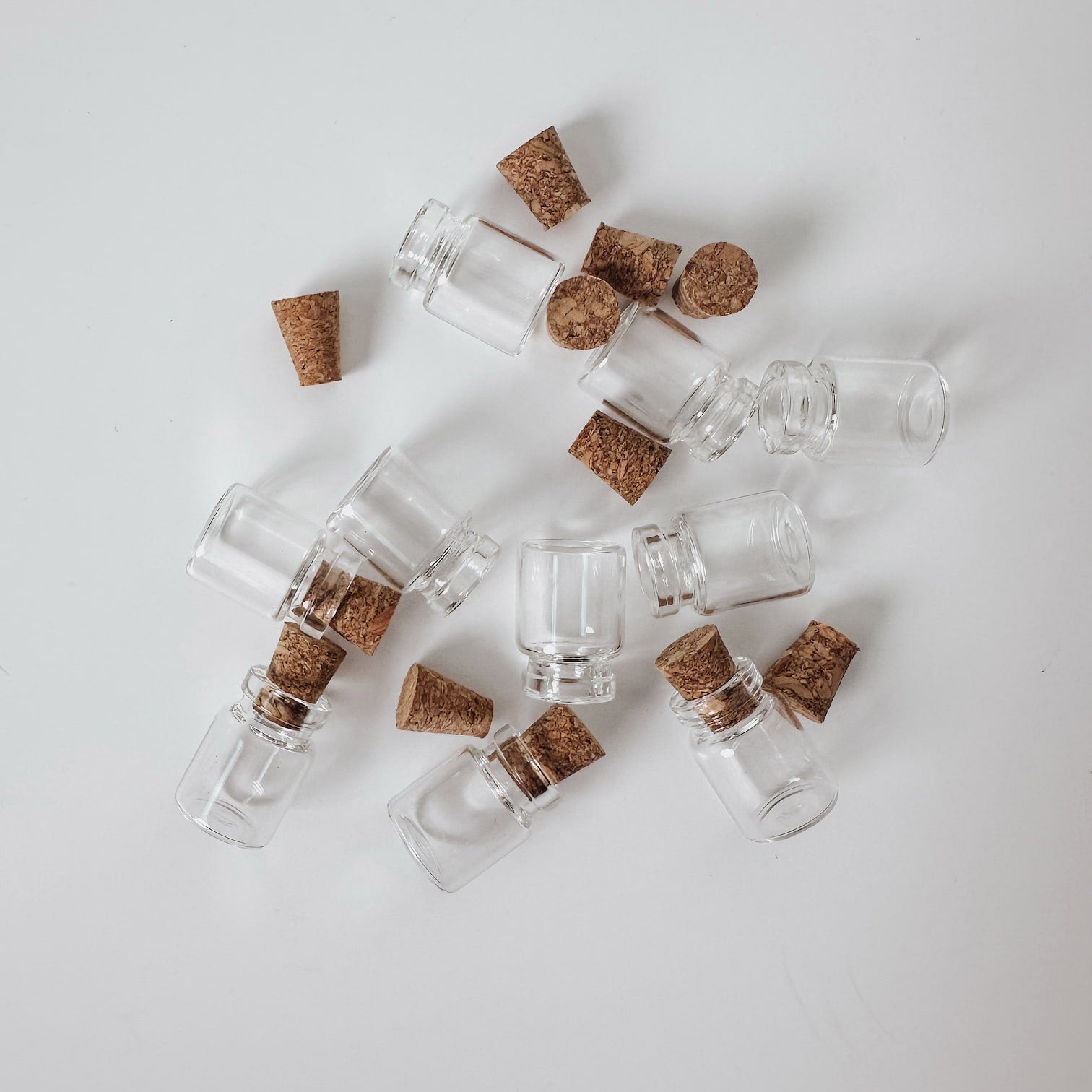 Mini Glasfläschchen mit Korken – perfekt für Wichtelzauber & Mini-Deko