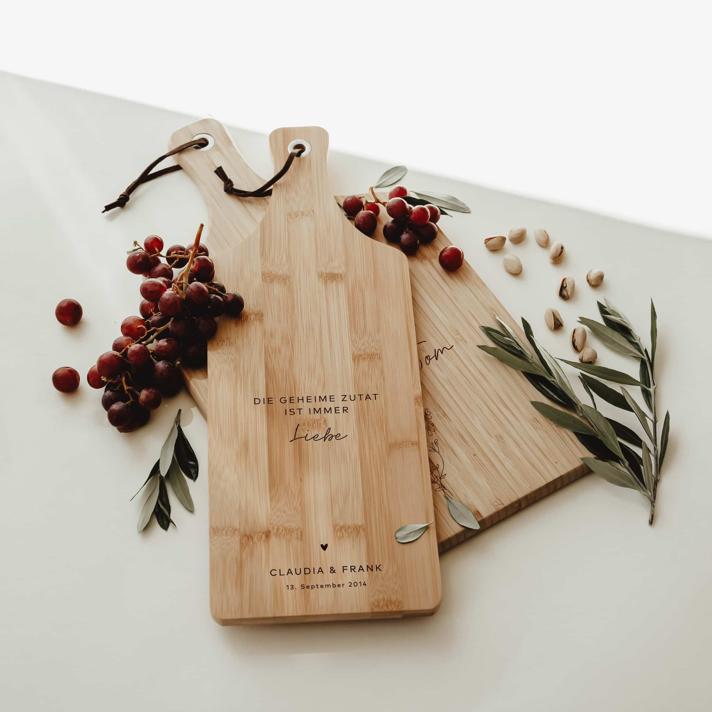 Personalisiertes Schneidebrett Bambus | Eiche – Zutat Liebe