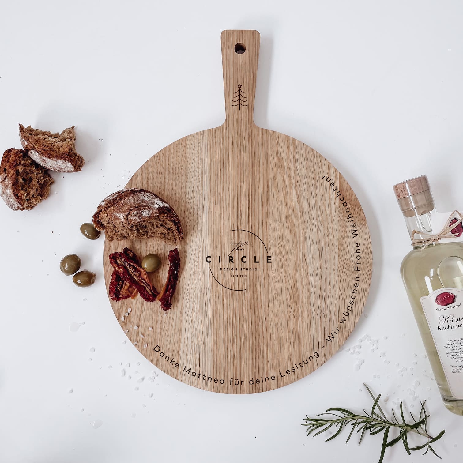 Schneidebrett rund, aus Eiche – Firmengeschenk aus Holz