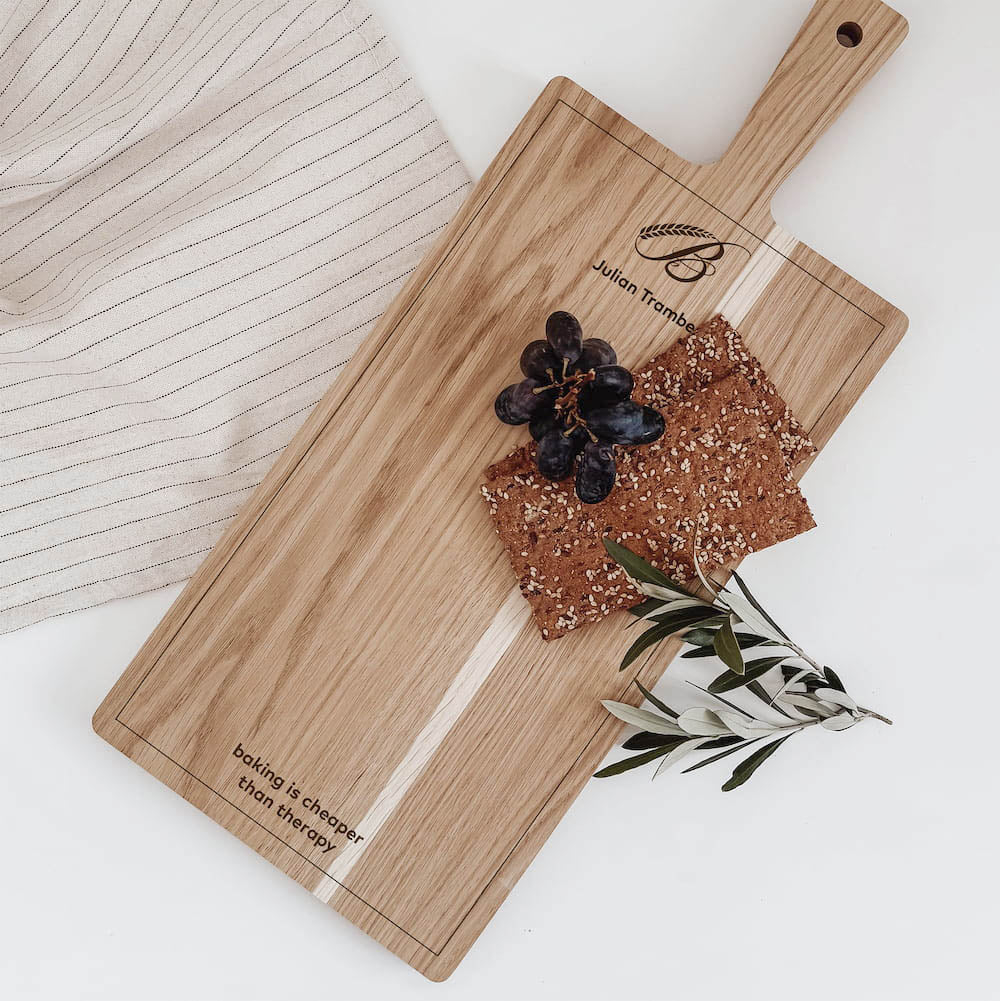 Schneidebrett mit Gravur | personalisiertes Firmengeschenk aus Eiche