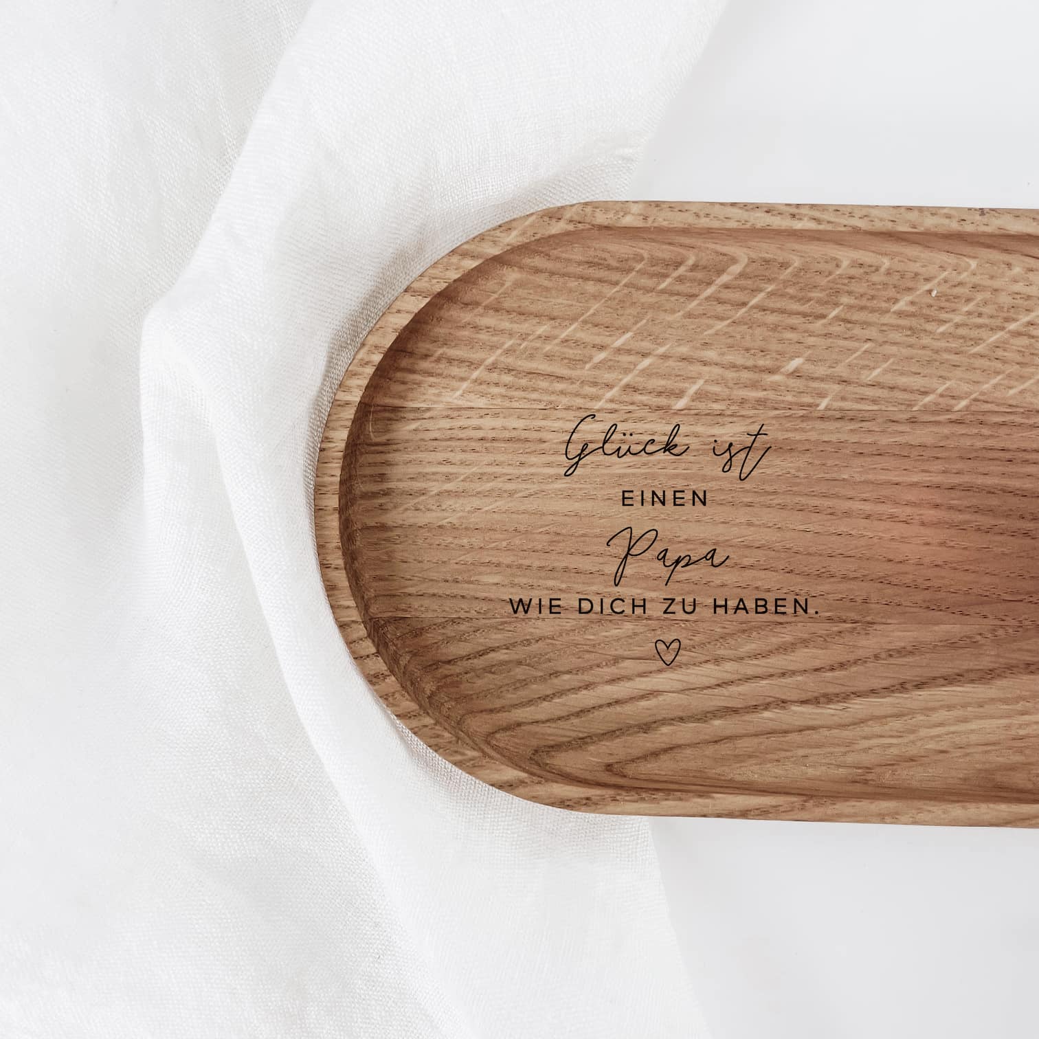 Holztablett mit Gravur – „Glück ist…“ personalisierbar