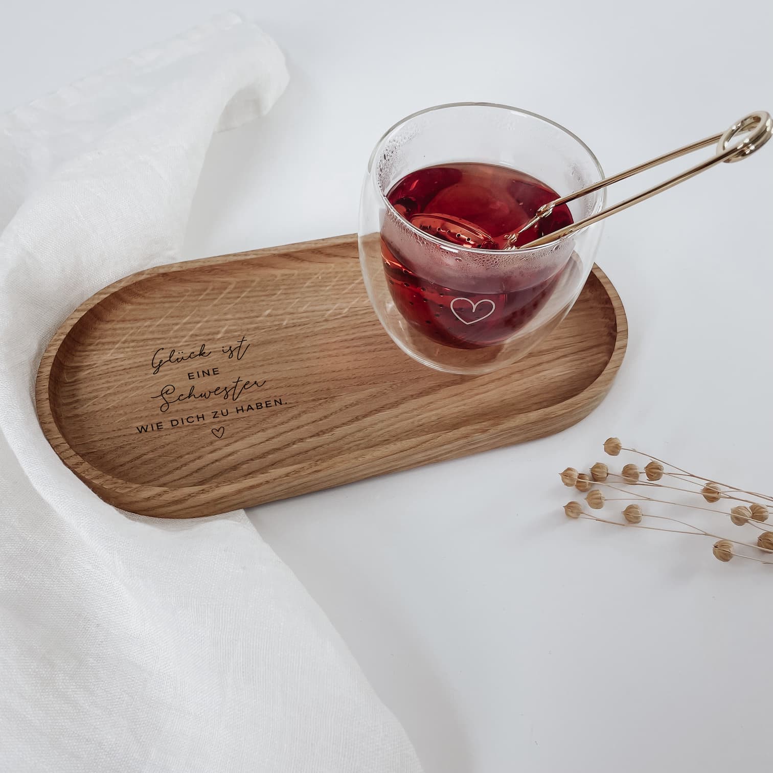 Holztablett mit Gravur – „Glück ist…“ personalisierbar