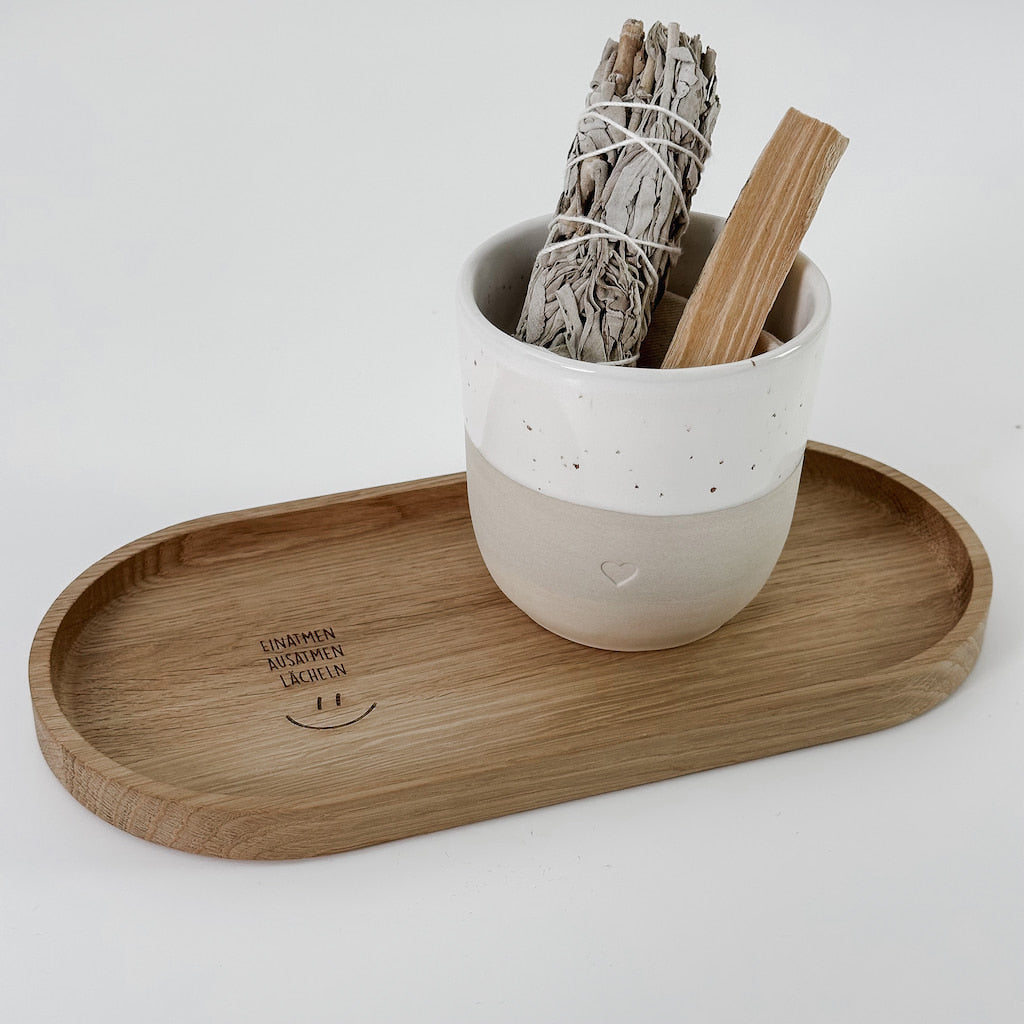 Tablett aus Holz – Einatmen, ausatmen