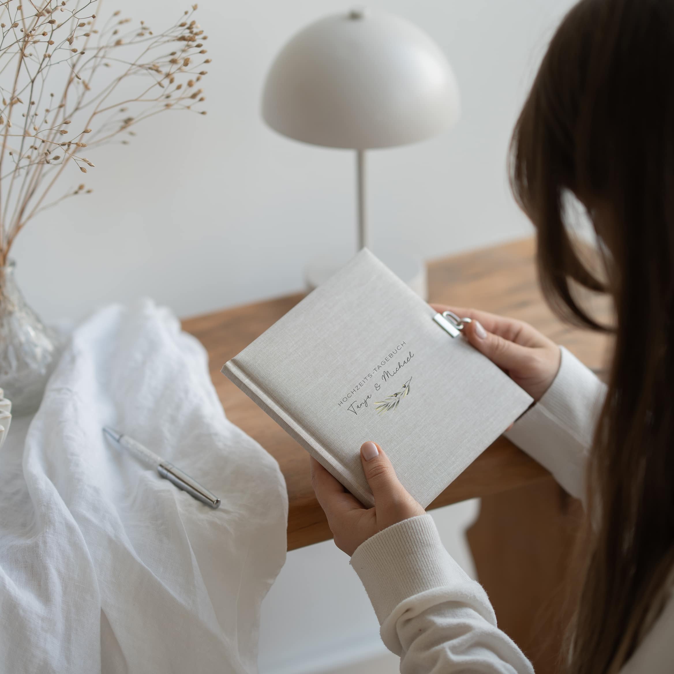 Gästebuch aus Leinen personalisierbar