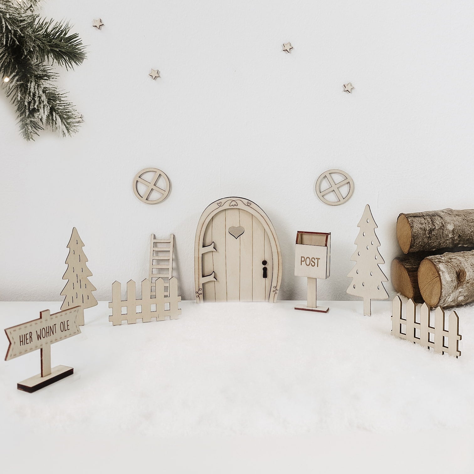 Wichteltür Set personalisiert aus Holz – 14-teilig für Kinder & Weihnachten