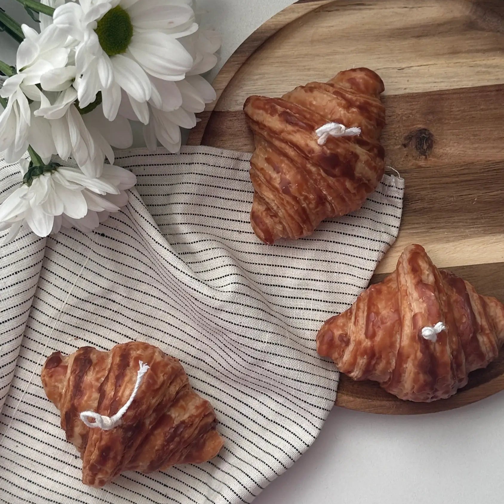 Kerze Croissant aus Sojawachs â Duftfrei & handgefertigt