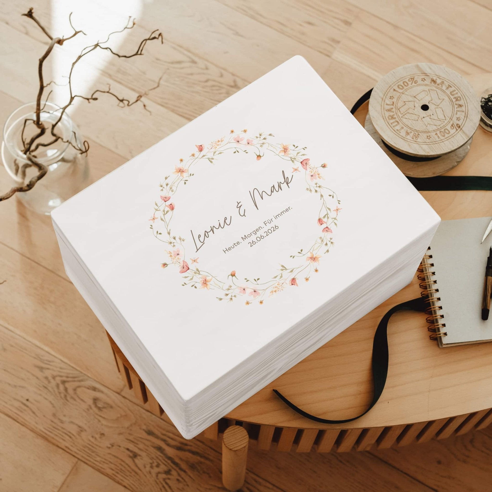 Erinnerungskiste Holz personalisiert - Flower wreaths - lyllevenn