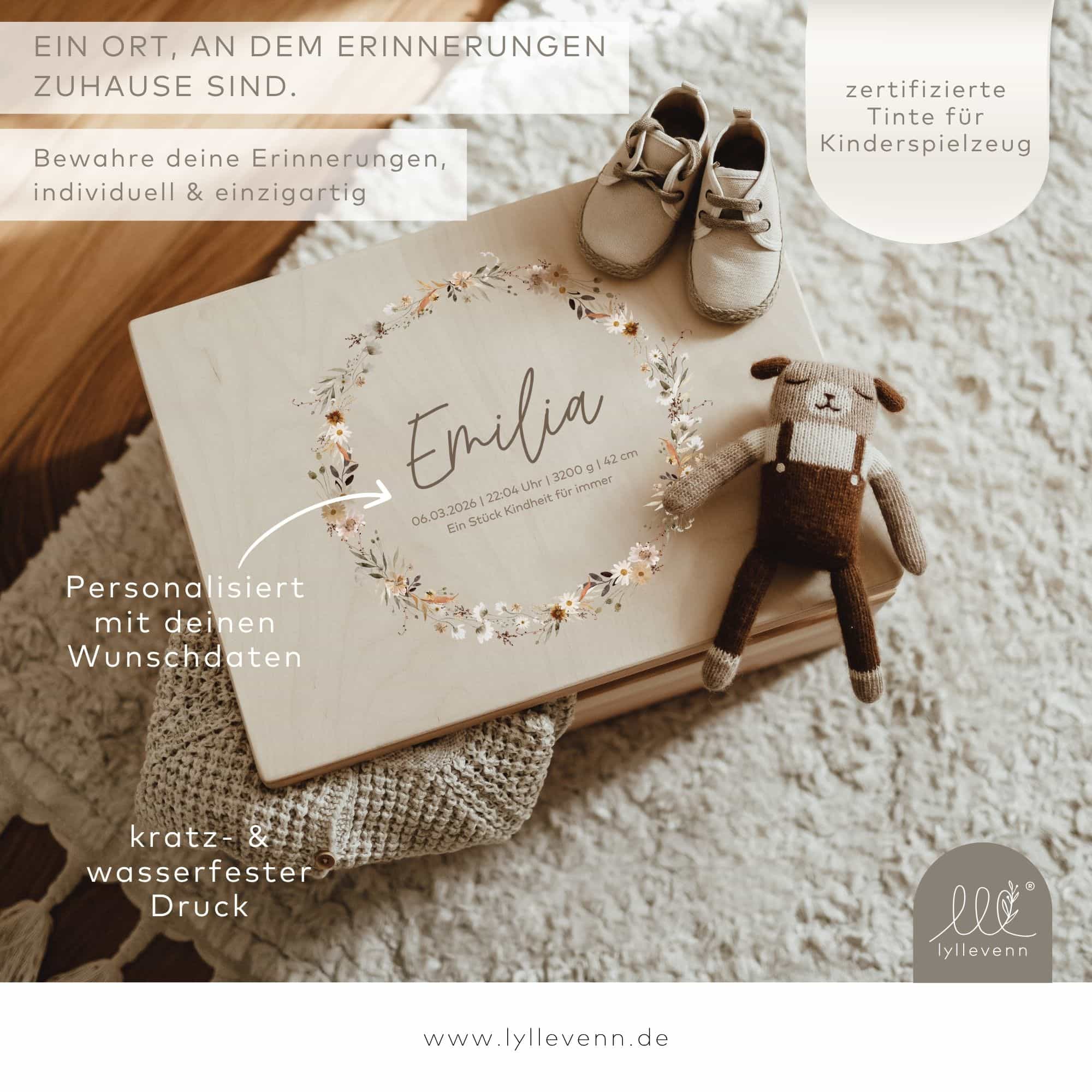 Erinnerungskiste Holz personalisiert - Flower wreaths - lyllevenn