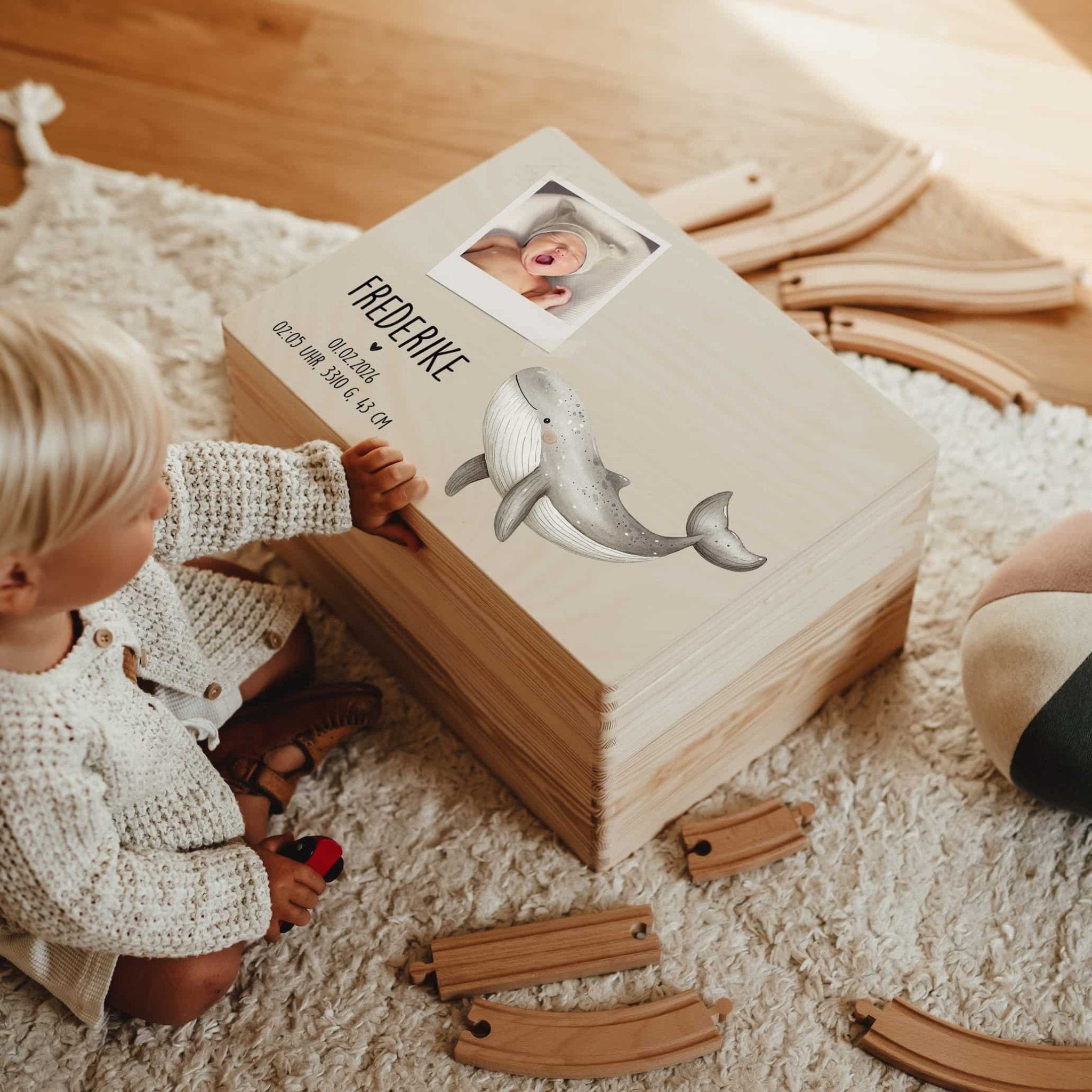 Erinnerungskiste Holz personalisiert – mit Babyfoto & Tiermotive - lyllevenn