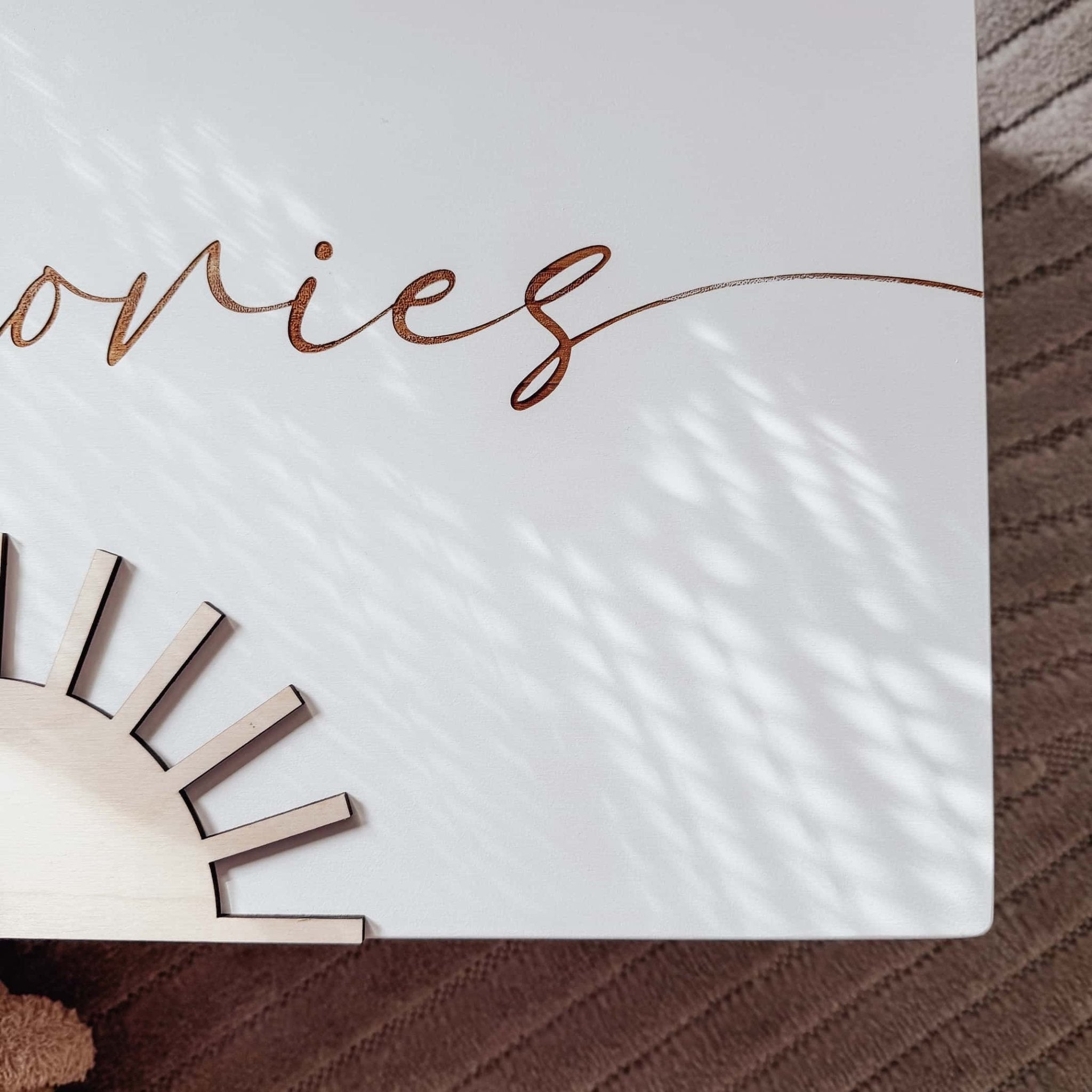 Erinnerungskiste Holz personalisiert - Sonne "memories" - lyllevenn
