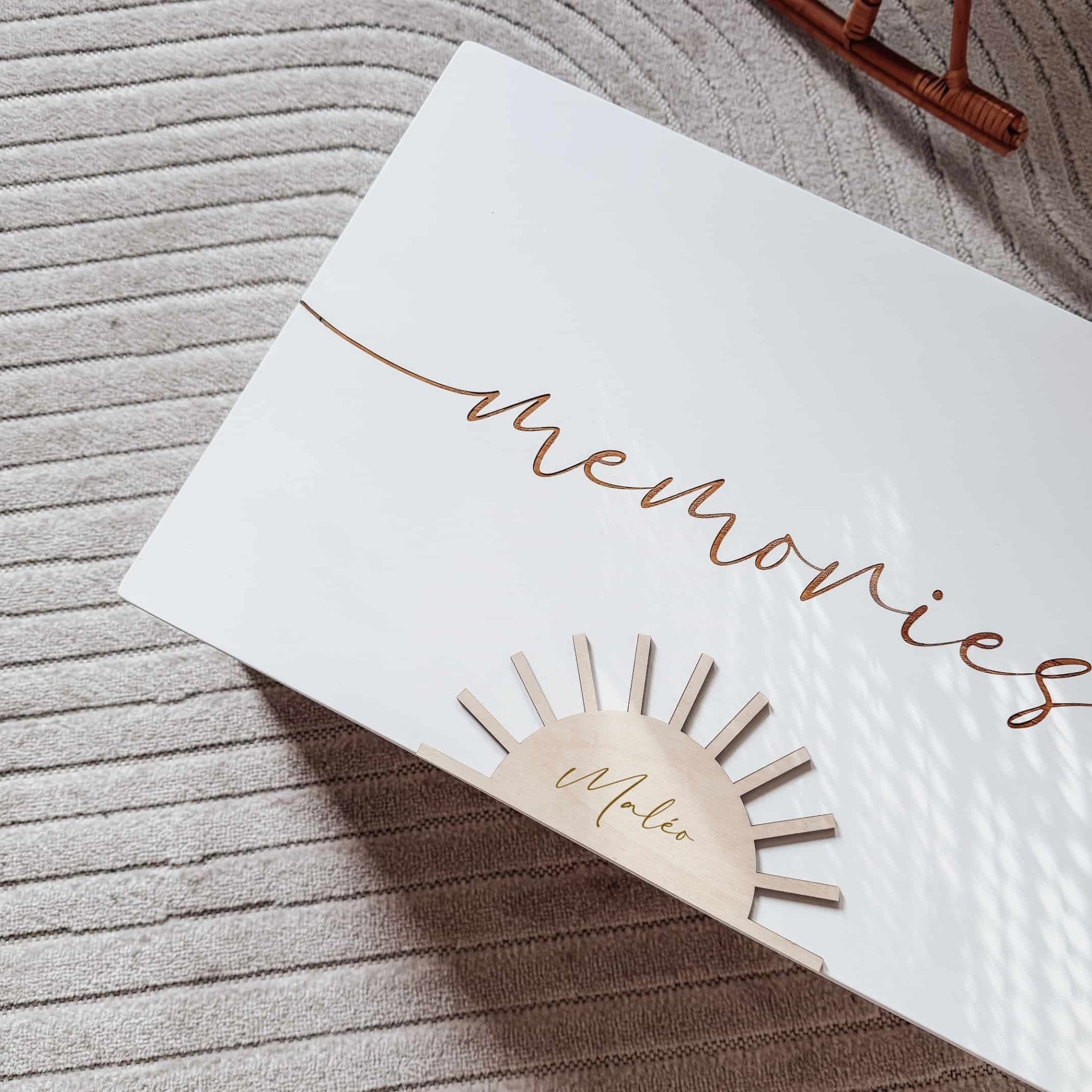Erinnerungskiste Holz personalisiert - Sonne "memories" - lyllevenn