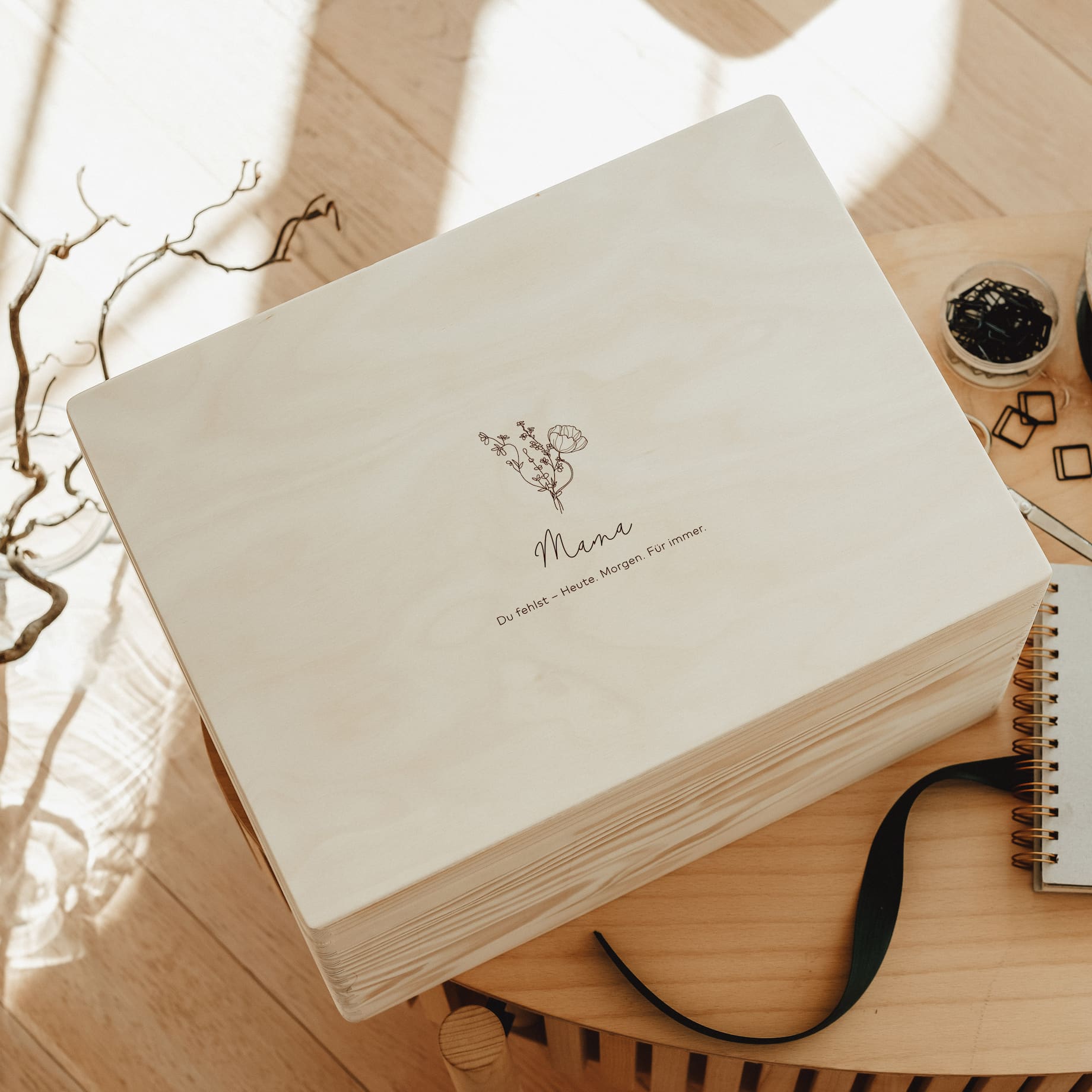 Erinnerungskiste Holz personalisiert - Wildblumenstrauß - lyllevenn