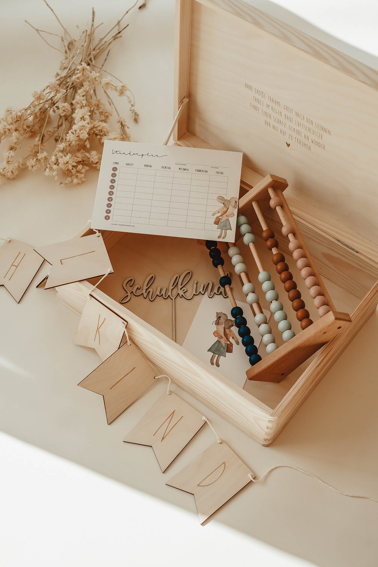 Erinnerungskiste personalisiert – Hurra Schulkind - lyllevenn