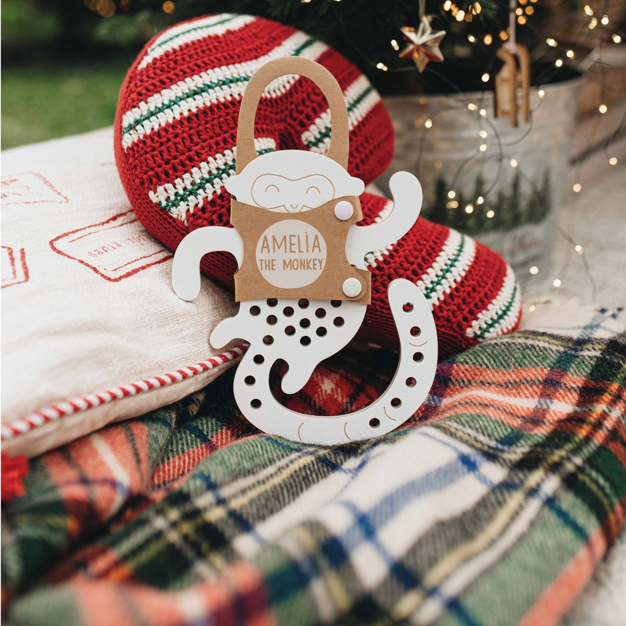 Fädelspiel aus Holz - Lernspielzeug Andi der Affe - lyllevenn