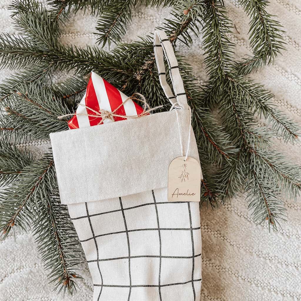 Holzanhänger personalisiert Holz - Bogenform - lyllevenn