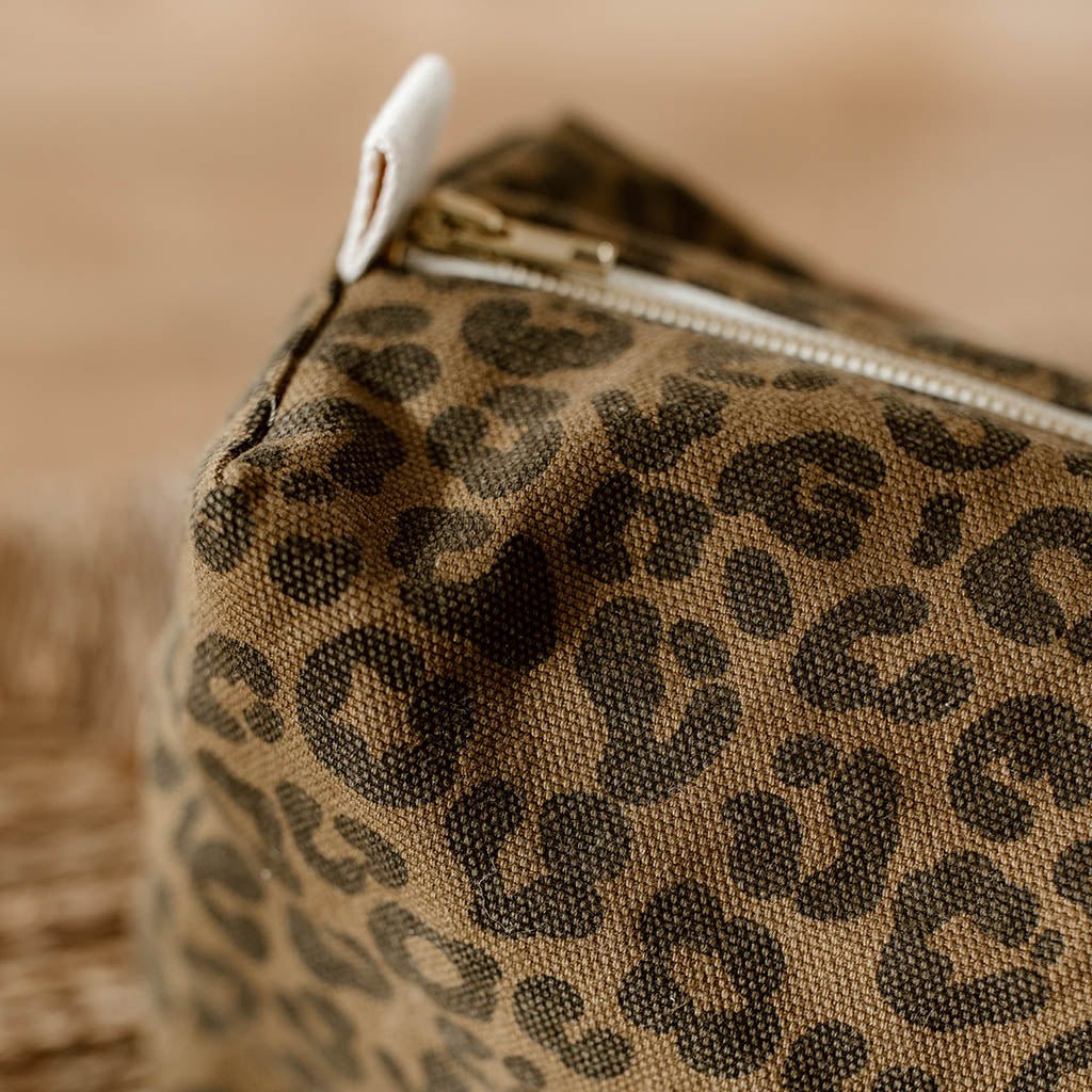 KOSMETIKTASCHE LEOPARD – OLIVE - lyllevenn