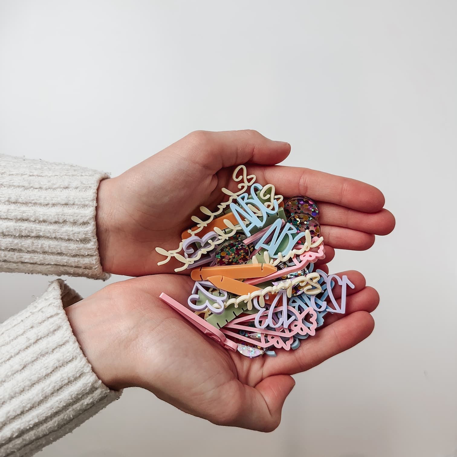 Nachhaltiges Konfetti aus Acryl - Einschulung Bunt - lyllevenn