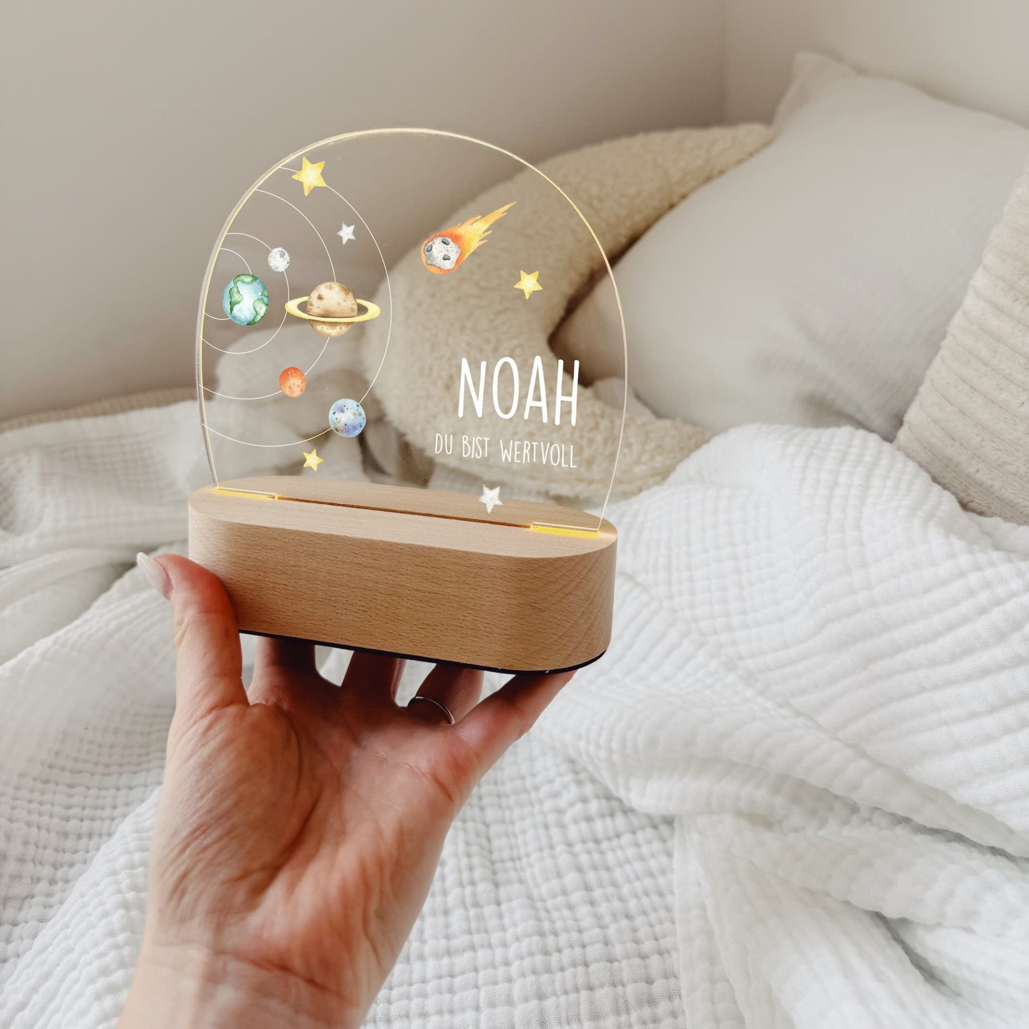 Nachtlicht Kinder personalisiert – LED Lampe bedruckt Weltall - lyllevenn