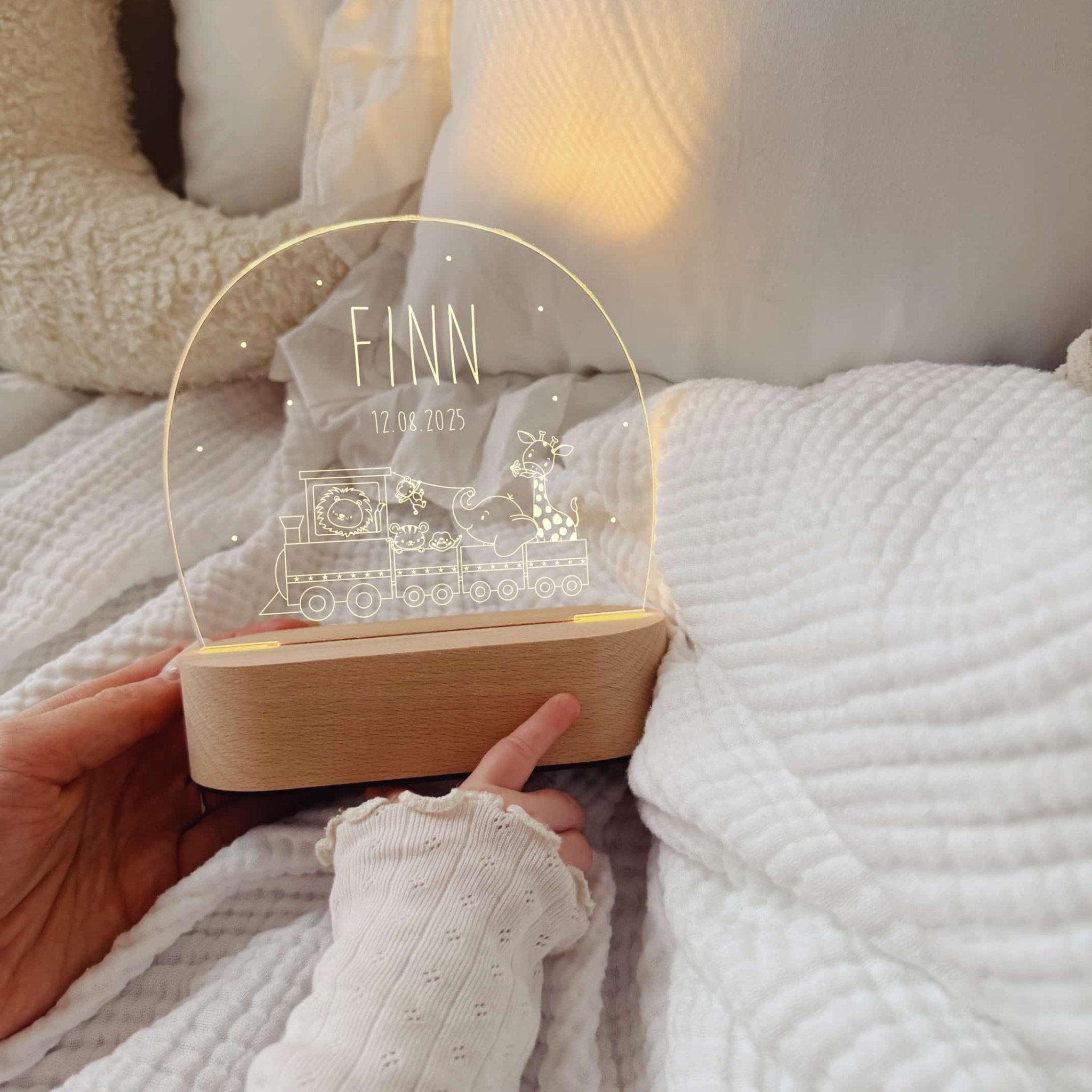 Nachtlicht Kinder personalisiert – LED Lampe Wild Family - lyllevenn