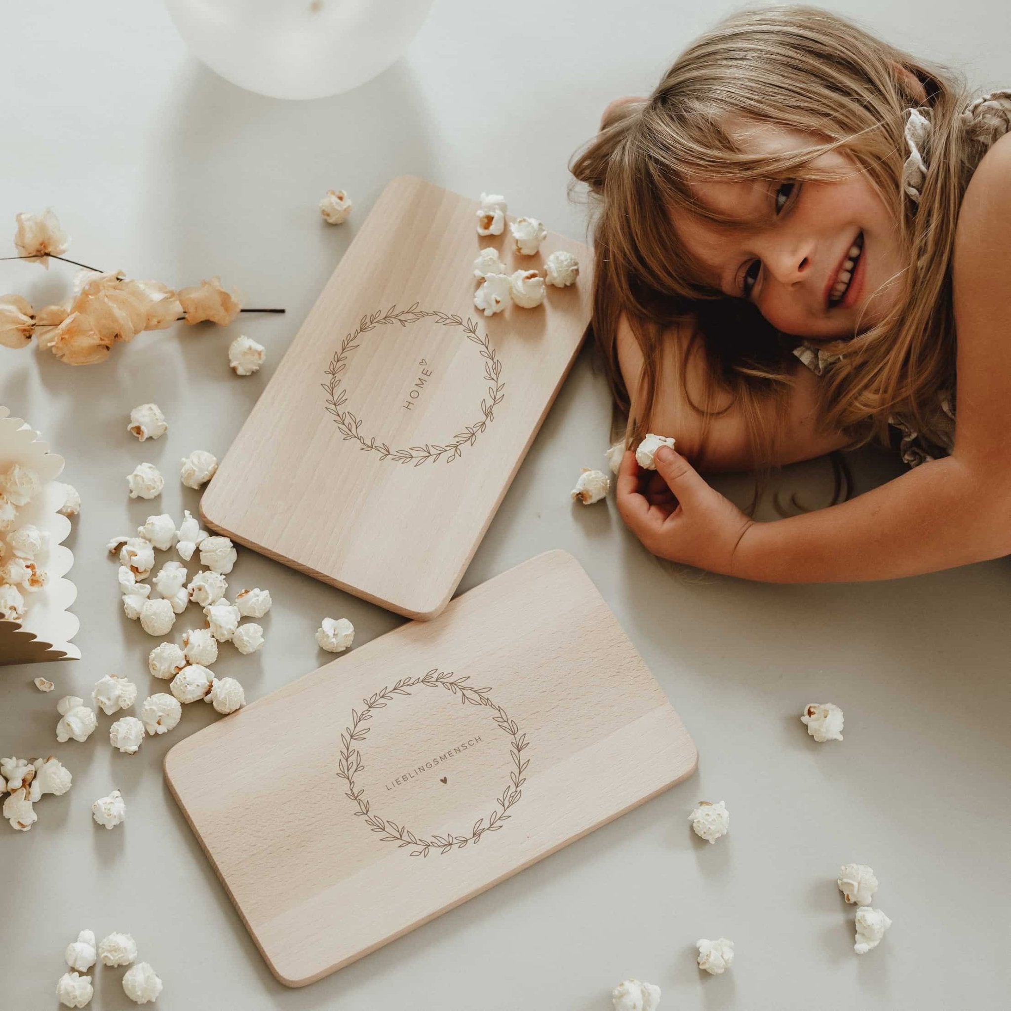 Personalisiertes Schneidebrett - Liebe Worte - lyllevenn