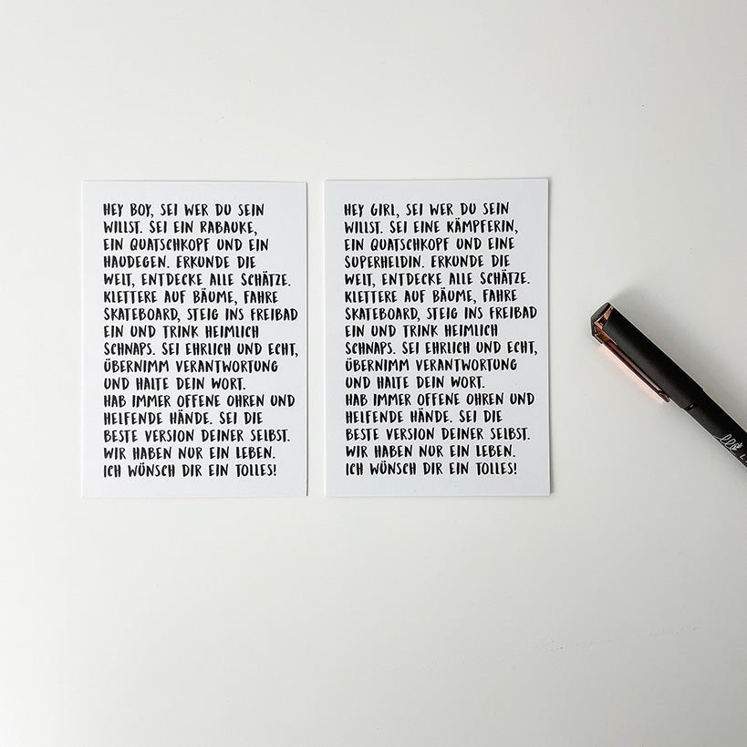 POSTKARTE HEY GIRL – LOVE IS THE NEW BLACK - lyllevenn