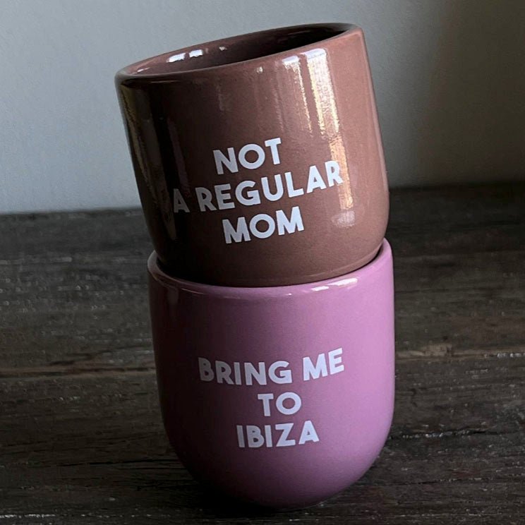 Sisi Tasse - Not a Regular Mom - lyllevenn