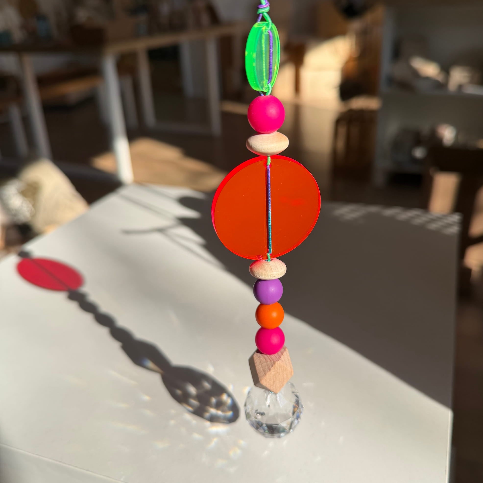 Sonnenfänger - handgemacht mit Kristall, Perlen & Acryl - lyllevenn