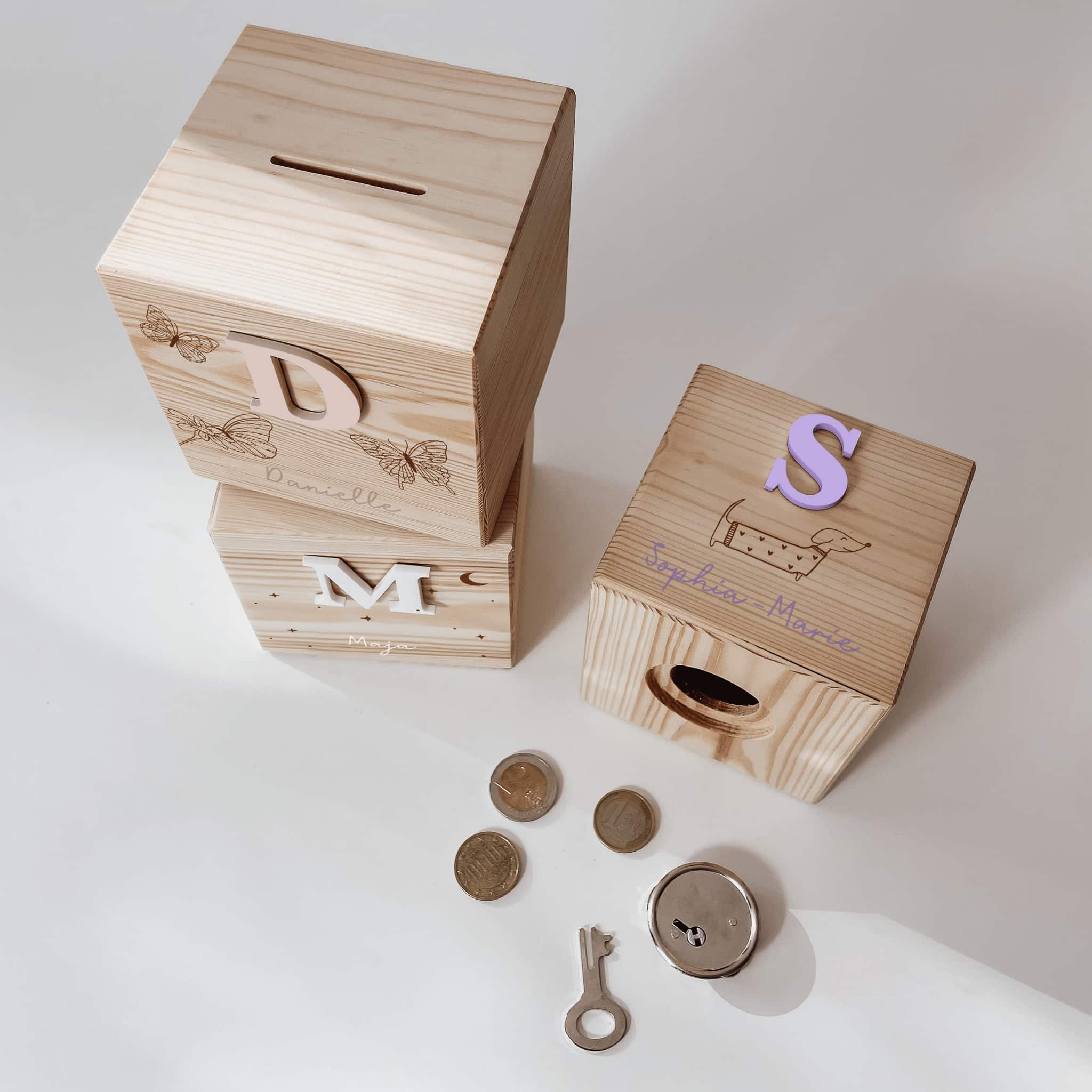 Spardose Holz Personalisiert - 3D Buchstaben Motive - lyllevenn