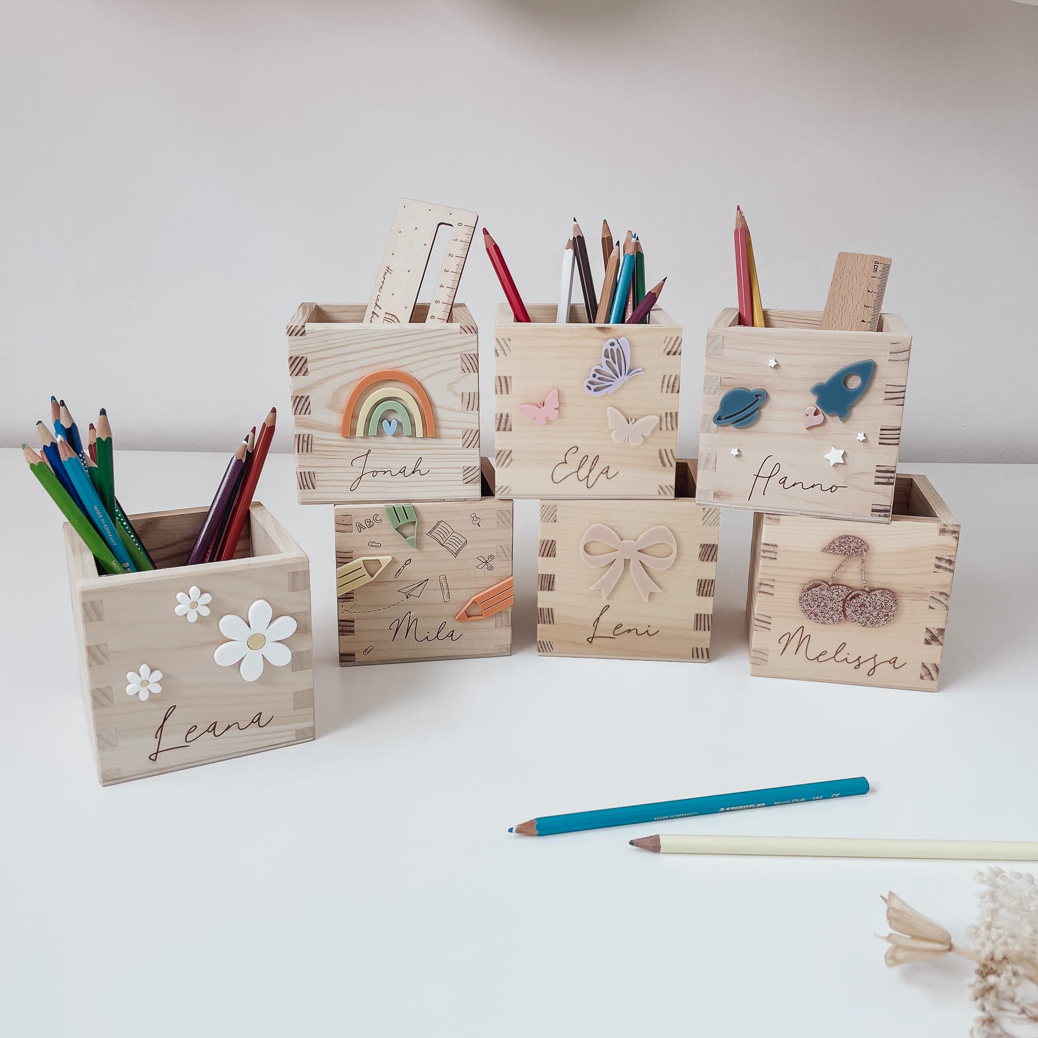 Stiftehalter Holz personalisiert - 3D - Motiv Flower Power - lyllevenn