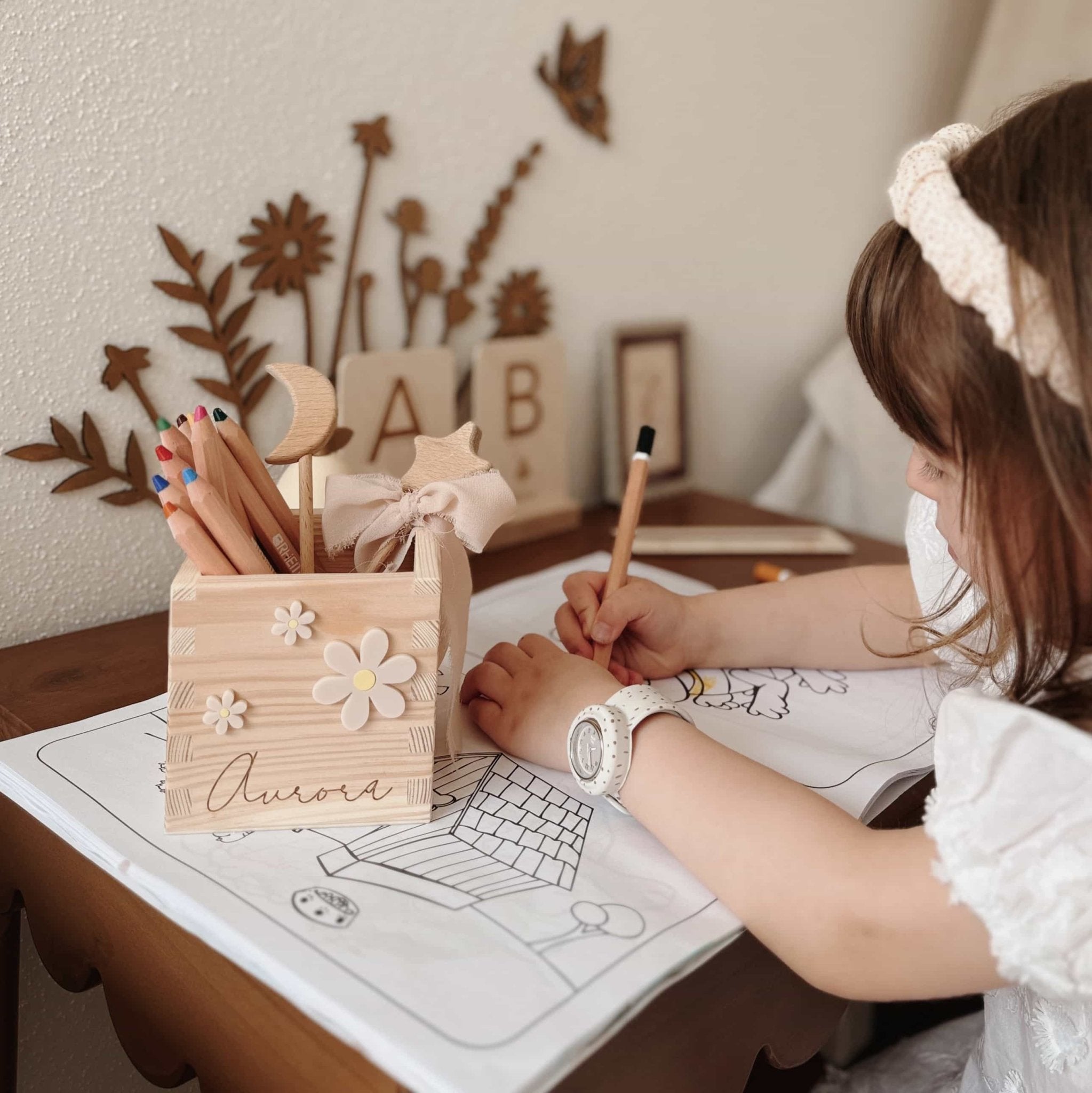 Stiftehalter Holz personalisiert - 3D - Motiv Flower Power - lyllevenn