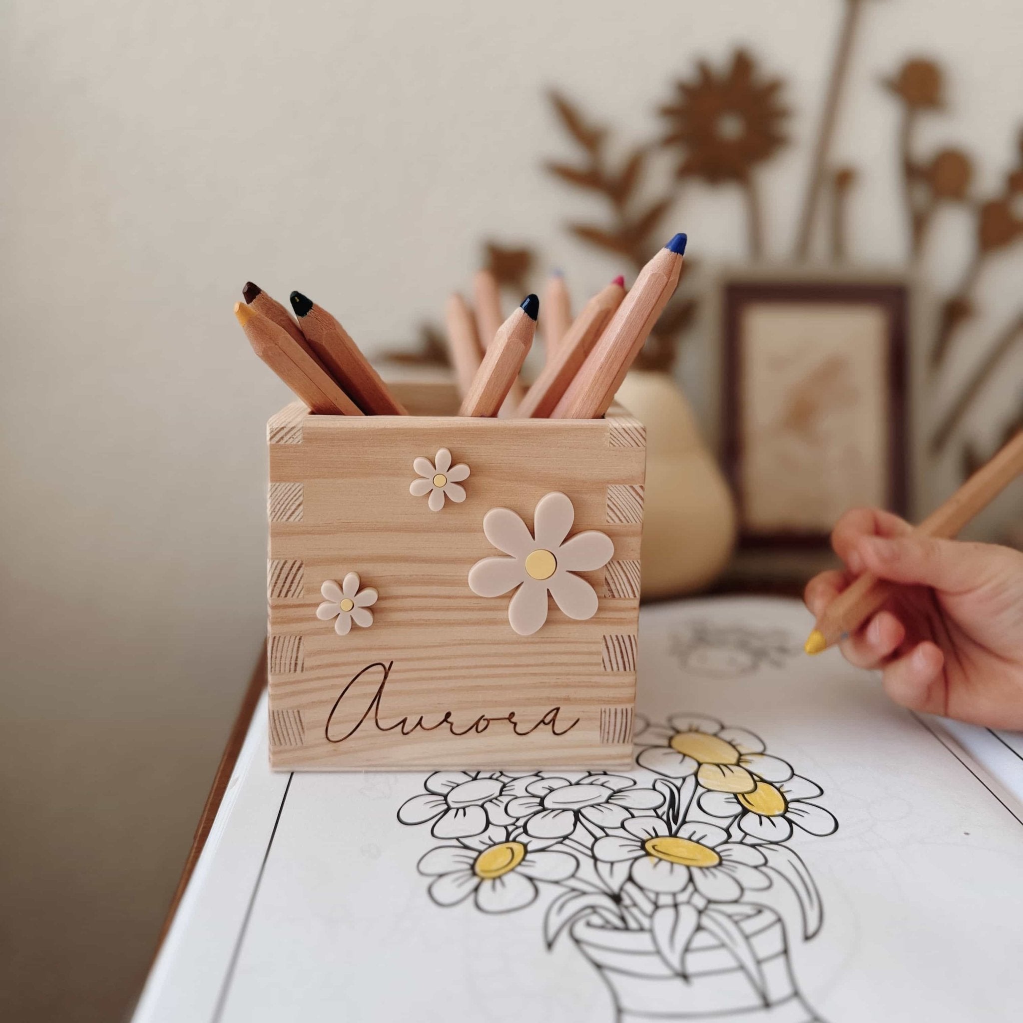 Stiftehalter Holz personalisiert - 3D - Motiv Flower Power - lyllevenn