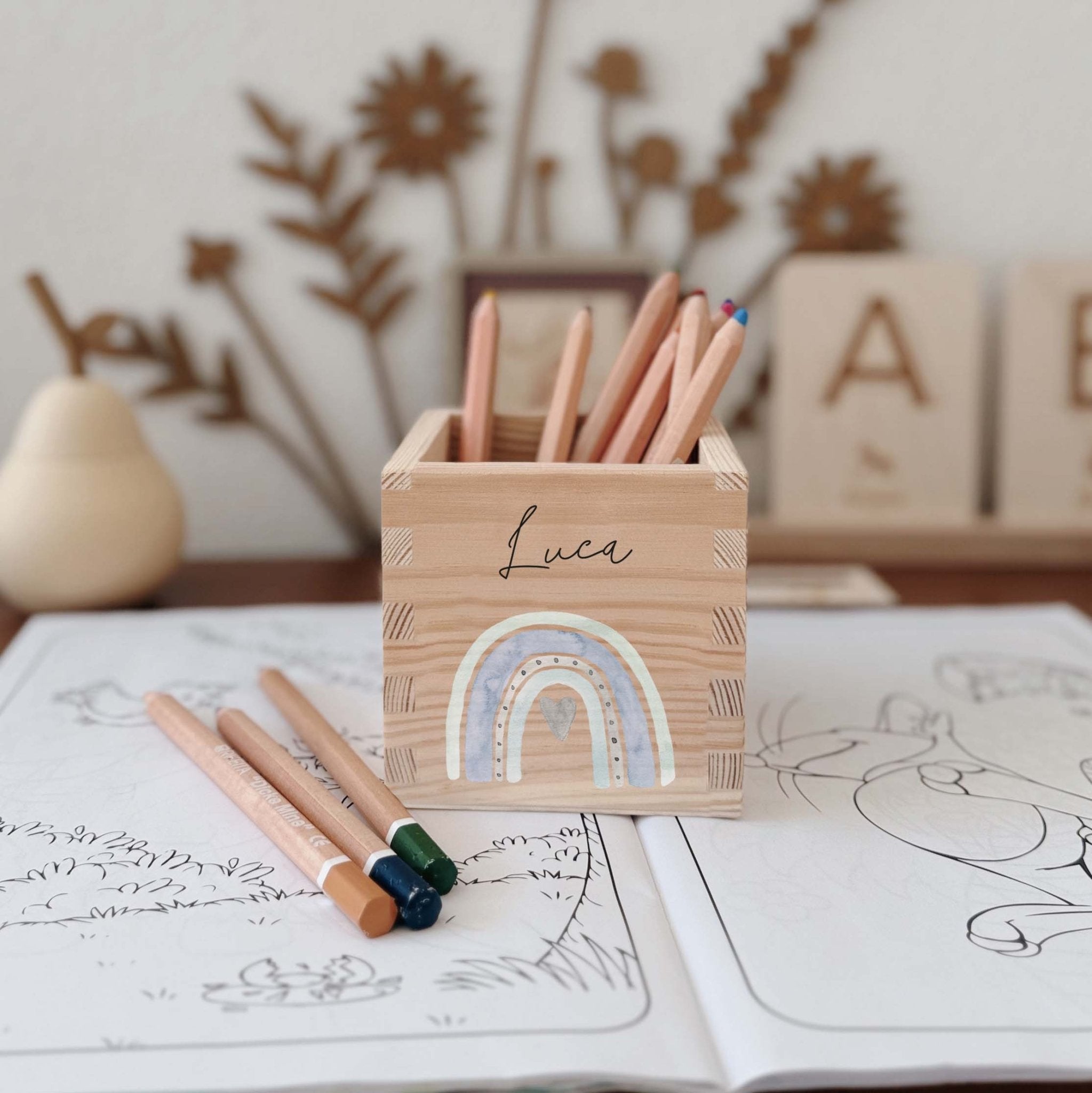 Stiftehalter Holz personalisiert - Bedruckt Regenbogen - lyllevenn